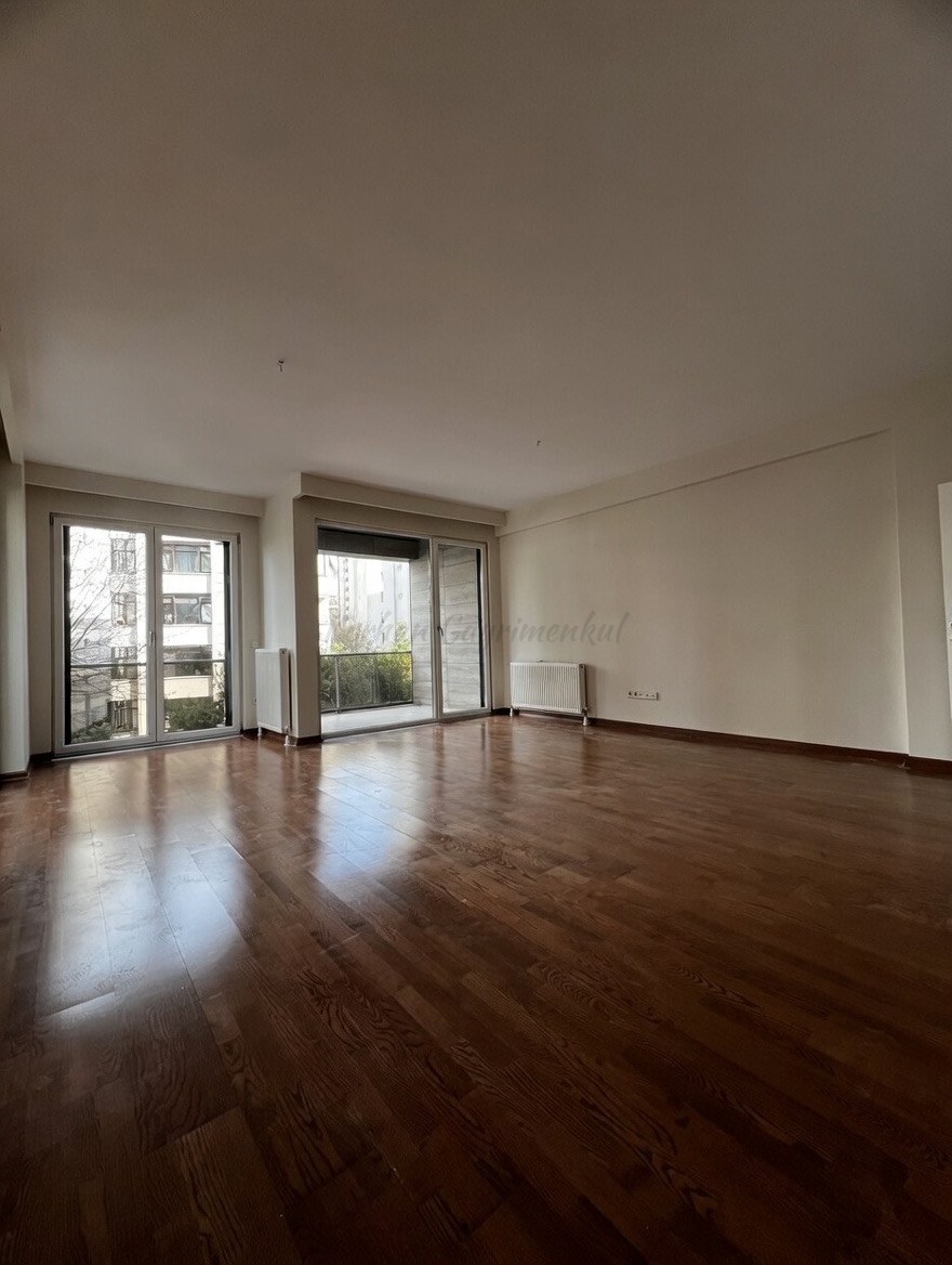 CADDEBOSTAN SAHİLDE CKM'YE KOMŞU BALKONLU 105M2 NET 3+1