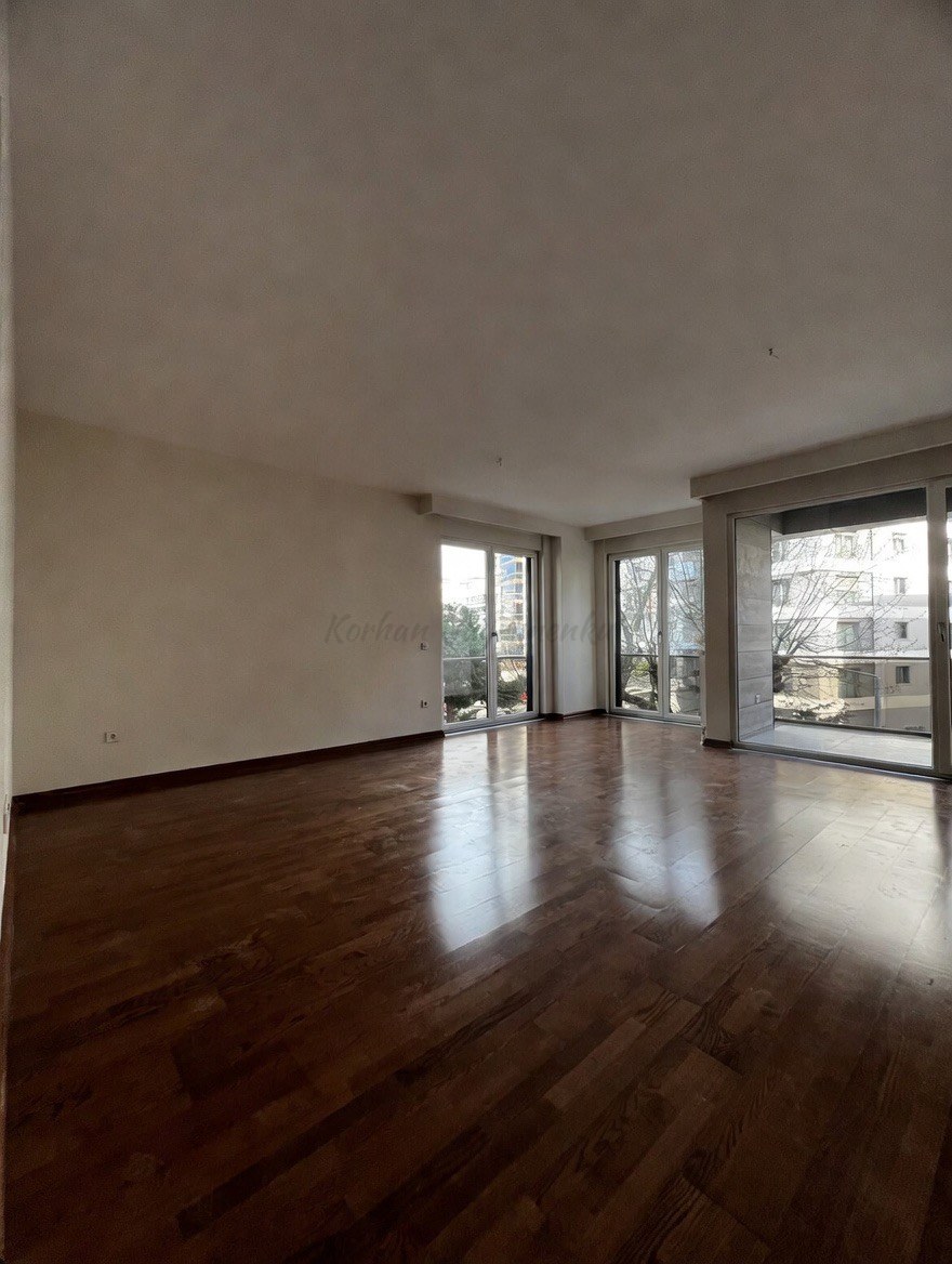 CADDEBOSTAN SAHİLDE CKM'YE KOMŞU BALKONLU 105M2 NET 3+1