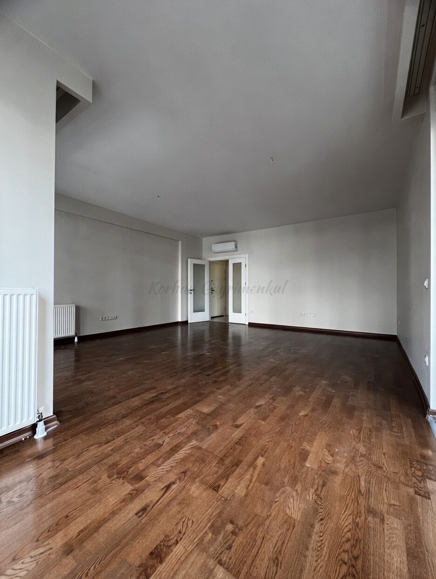 CADDEBOSTAN SAHİLDE CKM'YE KOMŞU BALKONLU 105M2 NET 3+1
