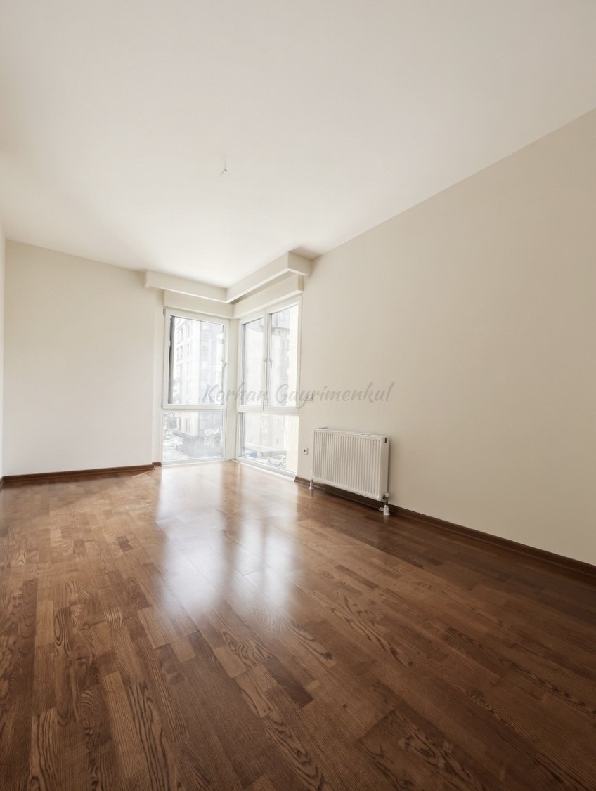 CADDEBOSTAN SAHİLDE CKM'YE KOMŞU BALKONLU 105M2 NET 3+1