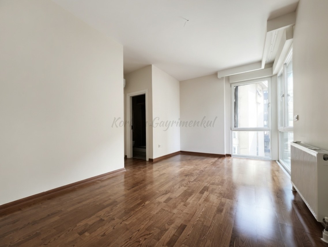 CADDEBOSTAN SAHİLDE CKM'YE KOMŞU BALKONLU 105M2 NET 3+1