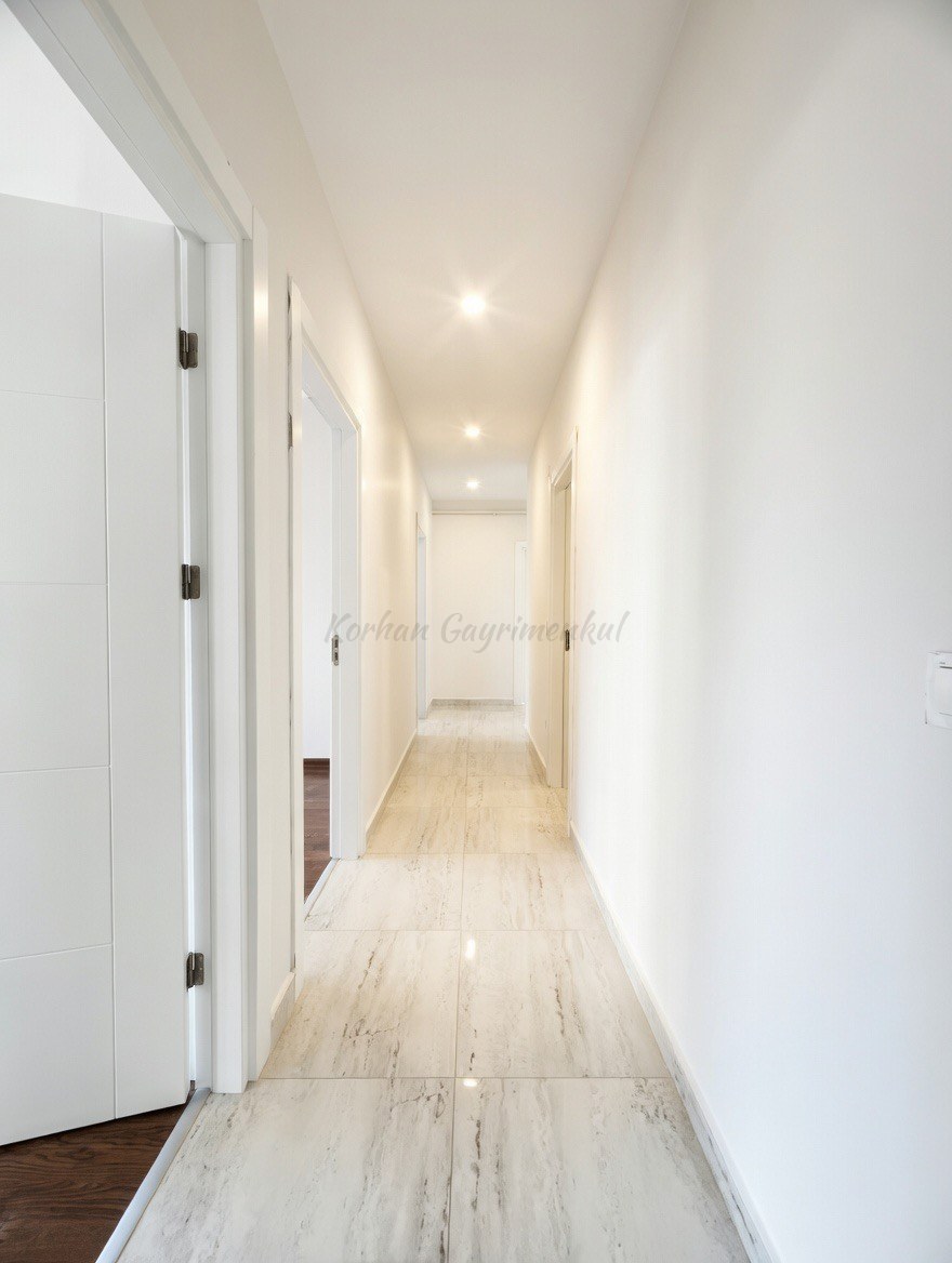 CADDEBOSTAN SAHİLDE CKM'YE KOMŞU BALKONLU 105M2 NET 3+1
