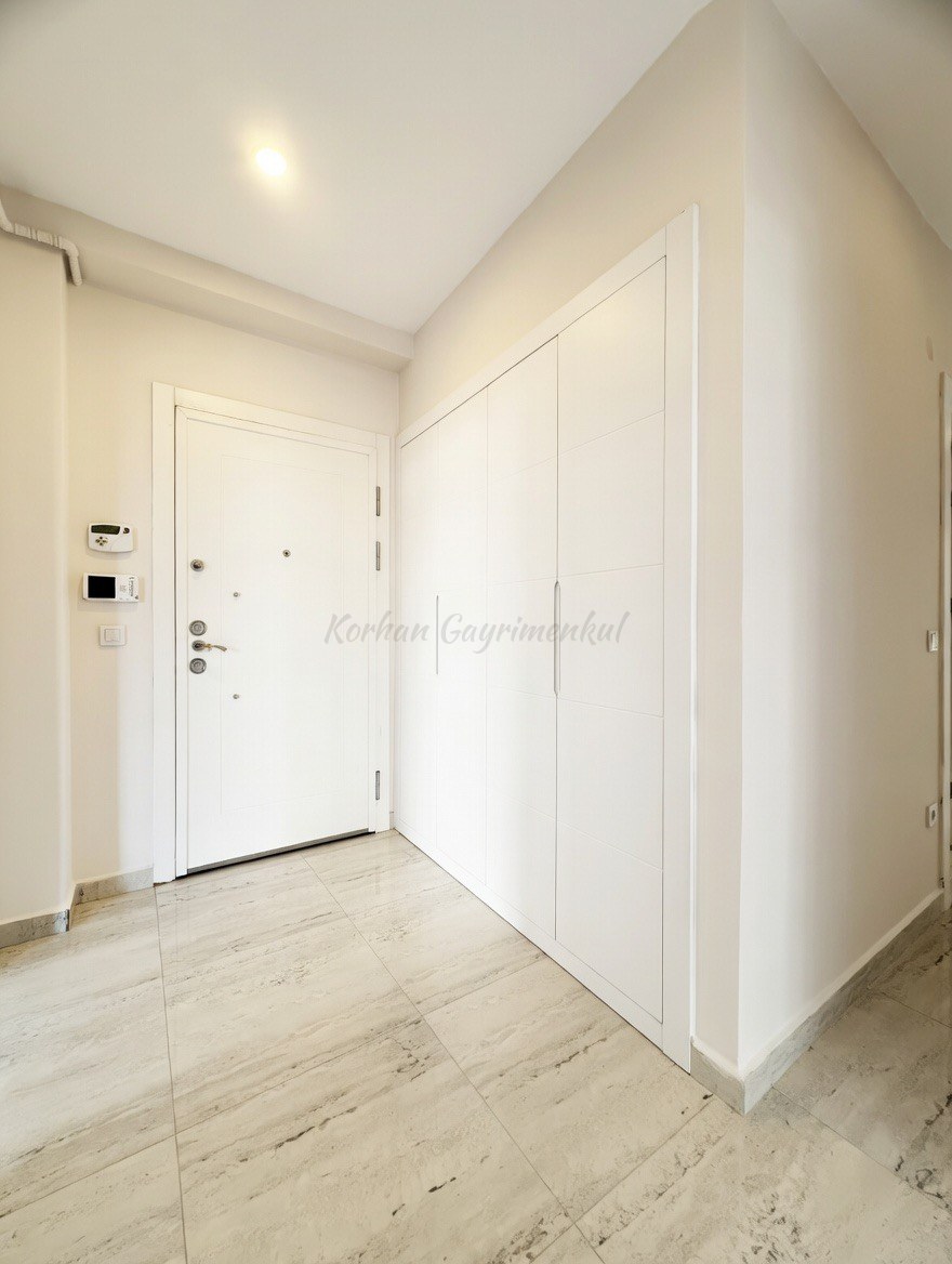 CADDEBOSTAN SAHİLDE CKM'YE KOMŞU BALKONLU 105M2 NET 3+1