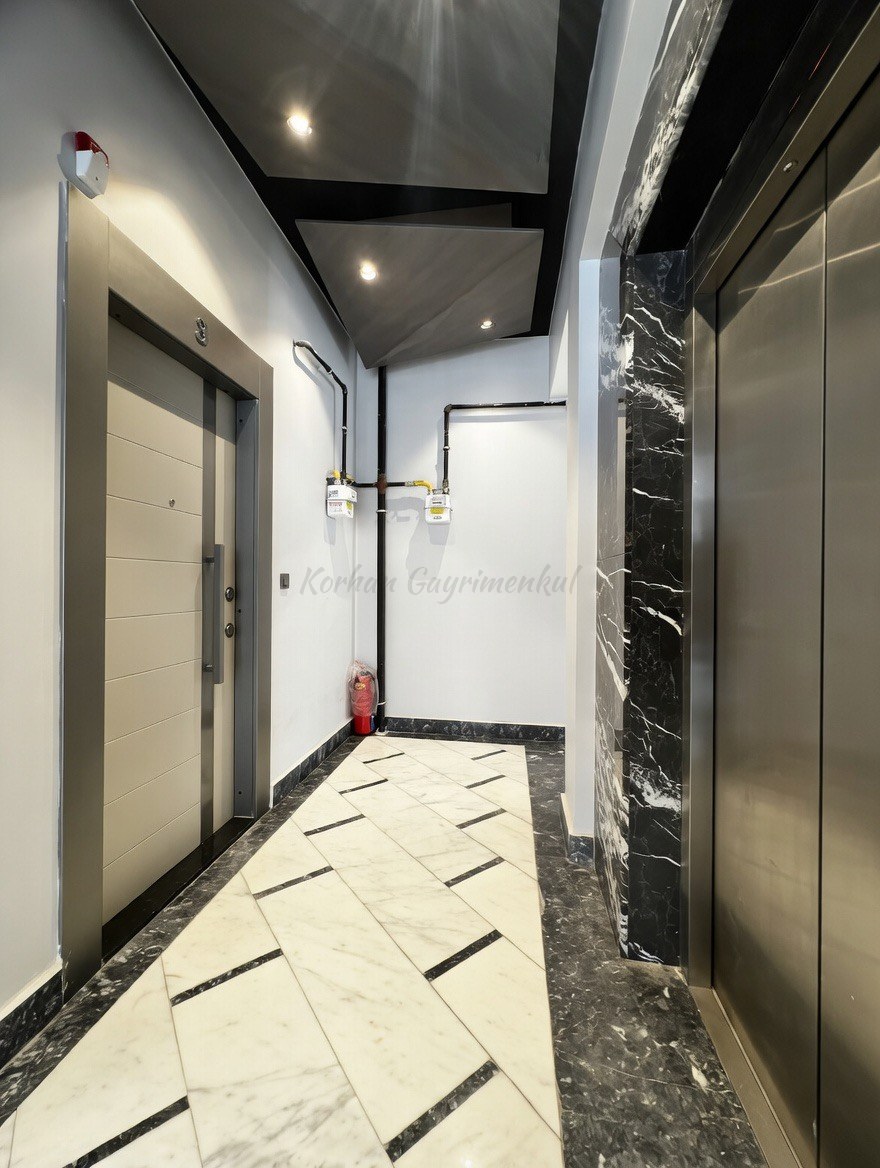 CADDEBOSTAN SAHİLDE CKM'YE KOMŞU BALKONLU 105M2 NET 3+1