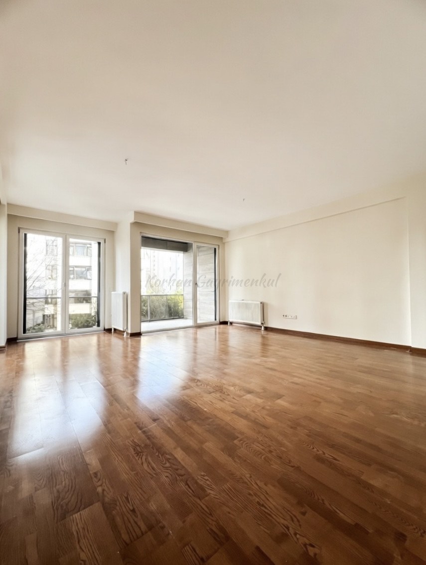 CADDEBOSTAN SAHİLDE CKM'YE KOMŞU BALKONLU 105M2 NET 3+1