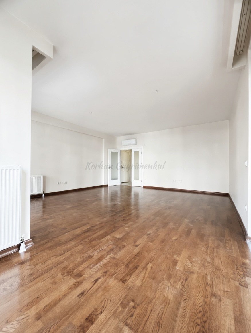 CADDEBOSTAN SAHİLDE CKM'YE KOMŞU BALKONLU 105M2 NET 3+1