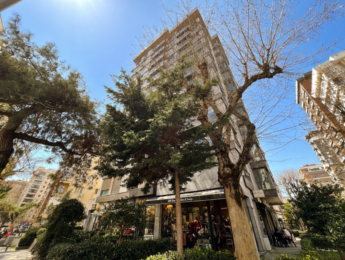 CADDEBOSTAN SAHİLDE CKM'YE KOMŞU BALKONLU 105M2 NET 3+1