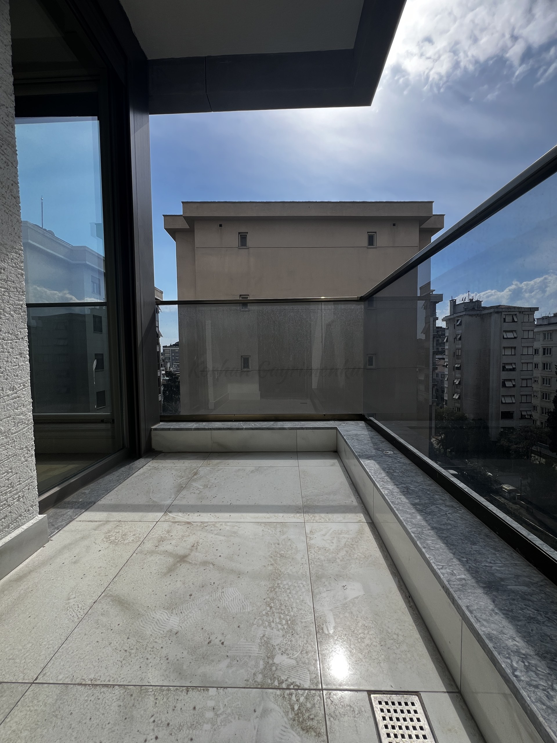 CADDEBOSTAN BAĞDAT CADDESİNE ÇOK YAKIN 115M2 NET 3+1 SIFIR