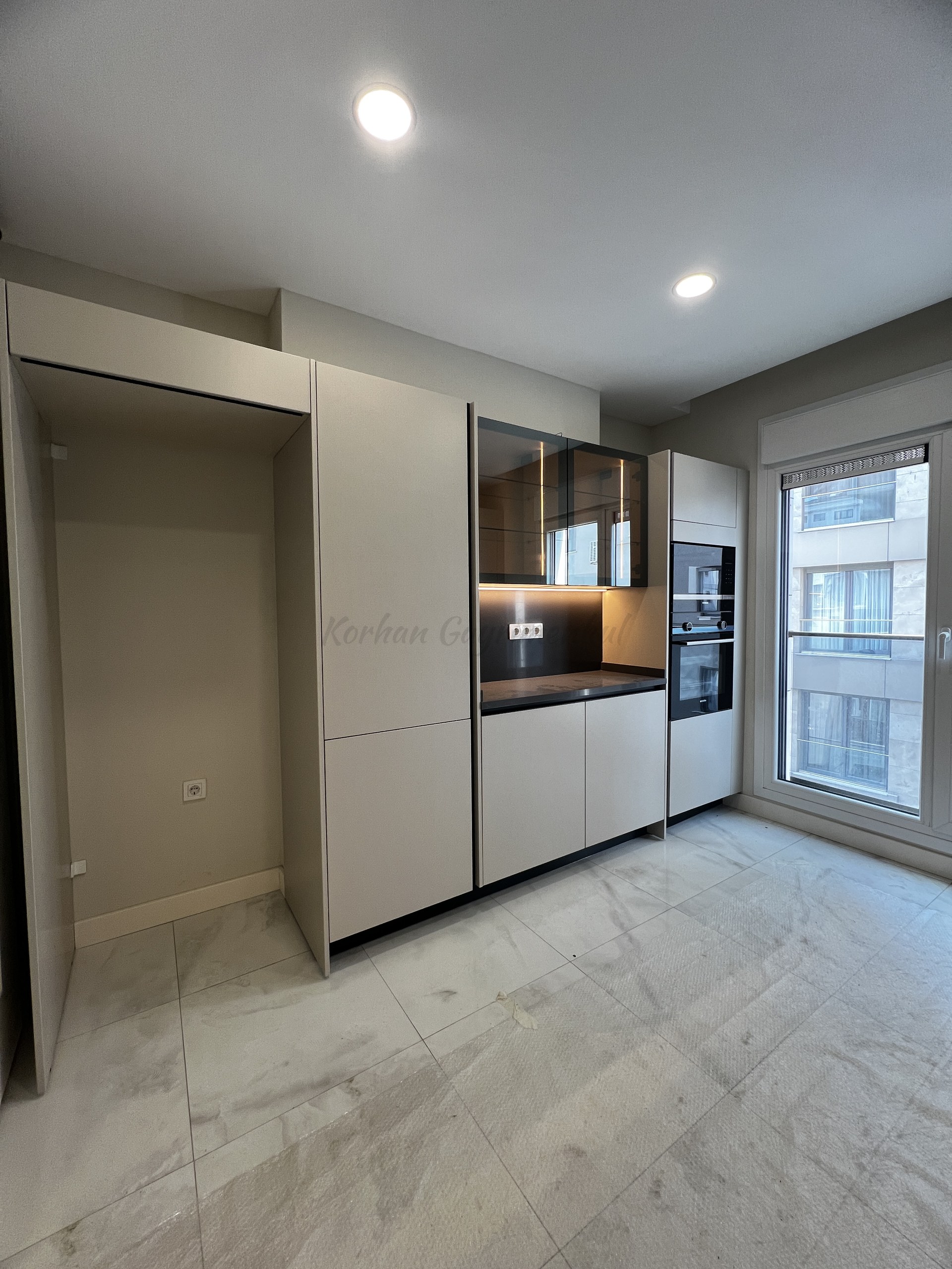 CADDEBOSTAN BAĞDAT CADDESİNE ÇOK YAKIN 115M2 NET 3+1 SIFIR