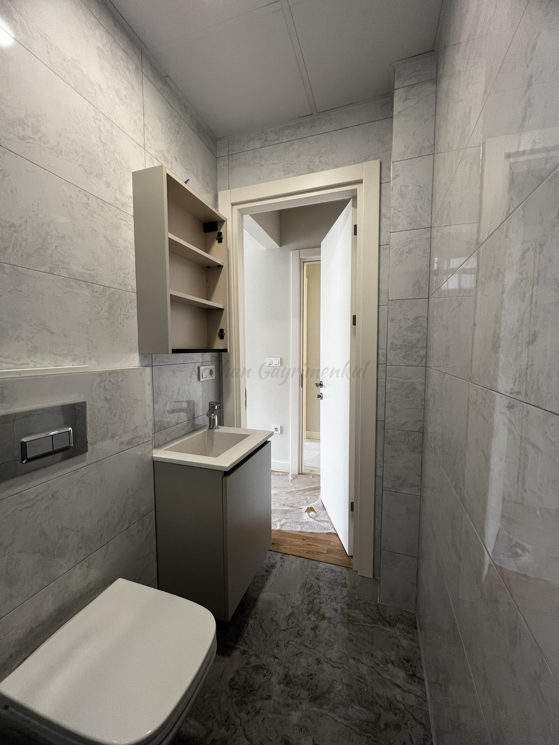 CADDEBOSTAN BAĞDAT CADDESİNE ÇOK YAKIN 115M2 NET 3+1 SIFIR