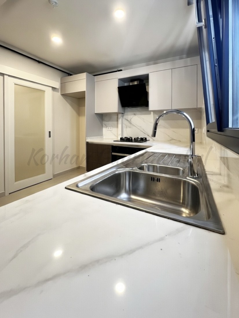 CADDEBOSTAN BAĞDAT CADDESİNE YÜRÜME MESAFESİNDE 105 M2 NET 3+1 SIFIR