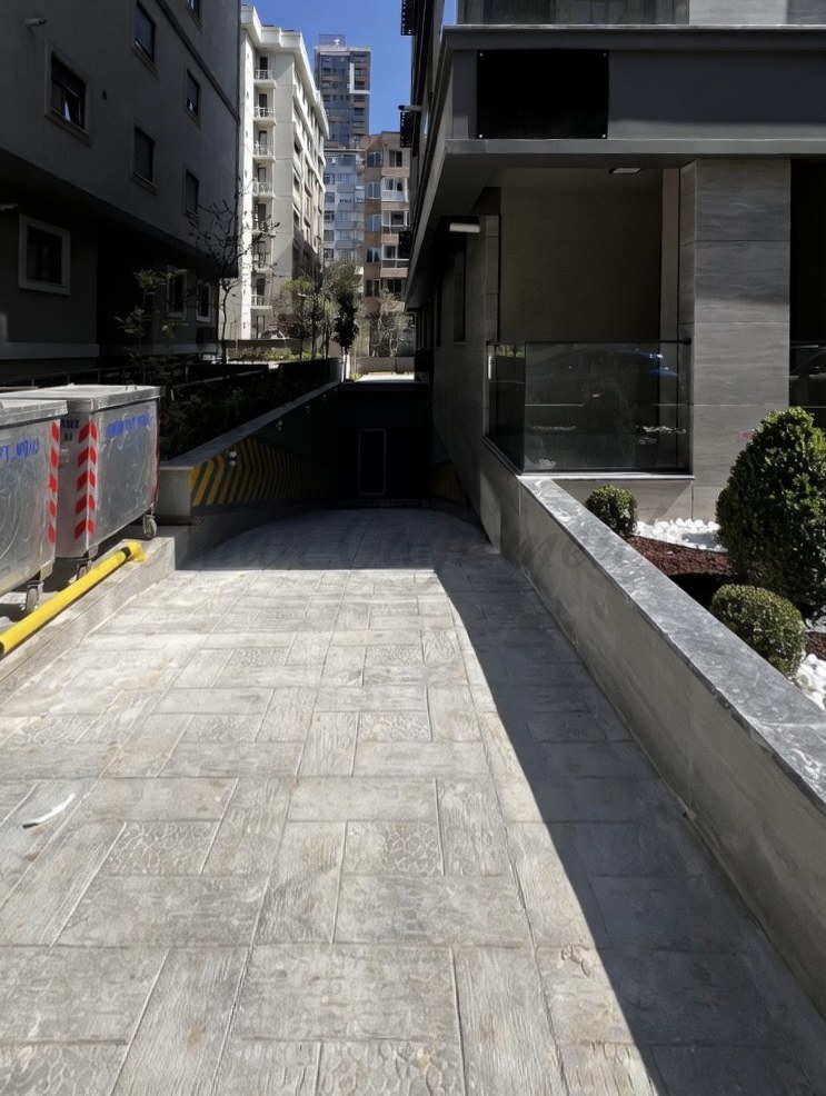 CADDEBOSTAN BAĞDAT CADDESİNE YÜRÜME MESAFESİNDE 105 M2 NET 3+1 SIFIR