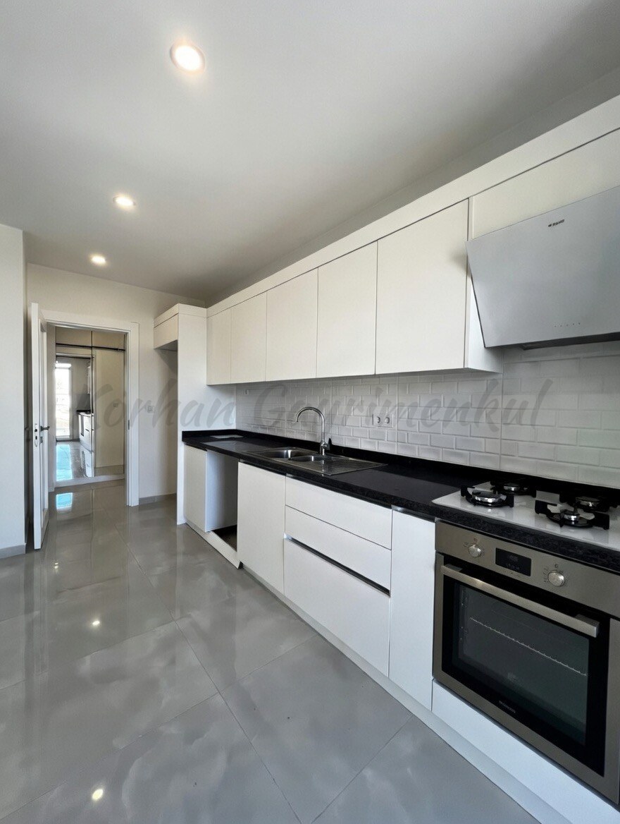 GÖZTEPE İSTANYON CADDESİNE 2. BİNADA 99M2 NET 3+1 SIFIR