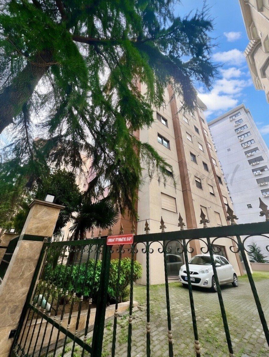 CADDEBOSTAN SAHİLDE BUTİK BİNADA 100M2 2+1 BALKONLU EBEVEYNLİ