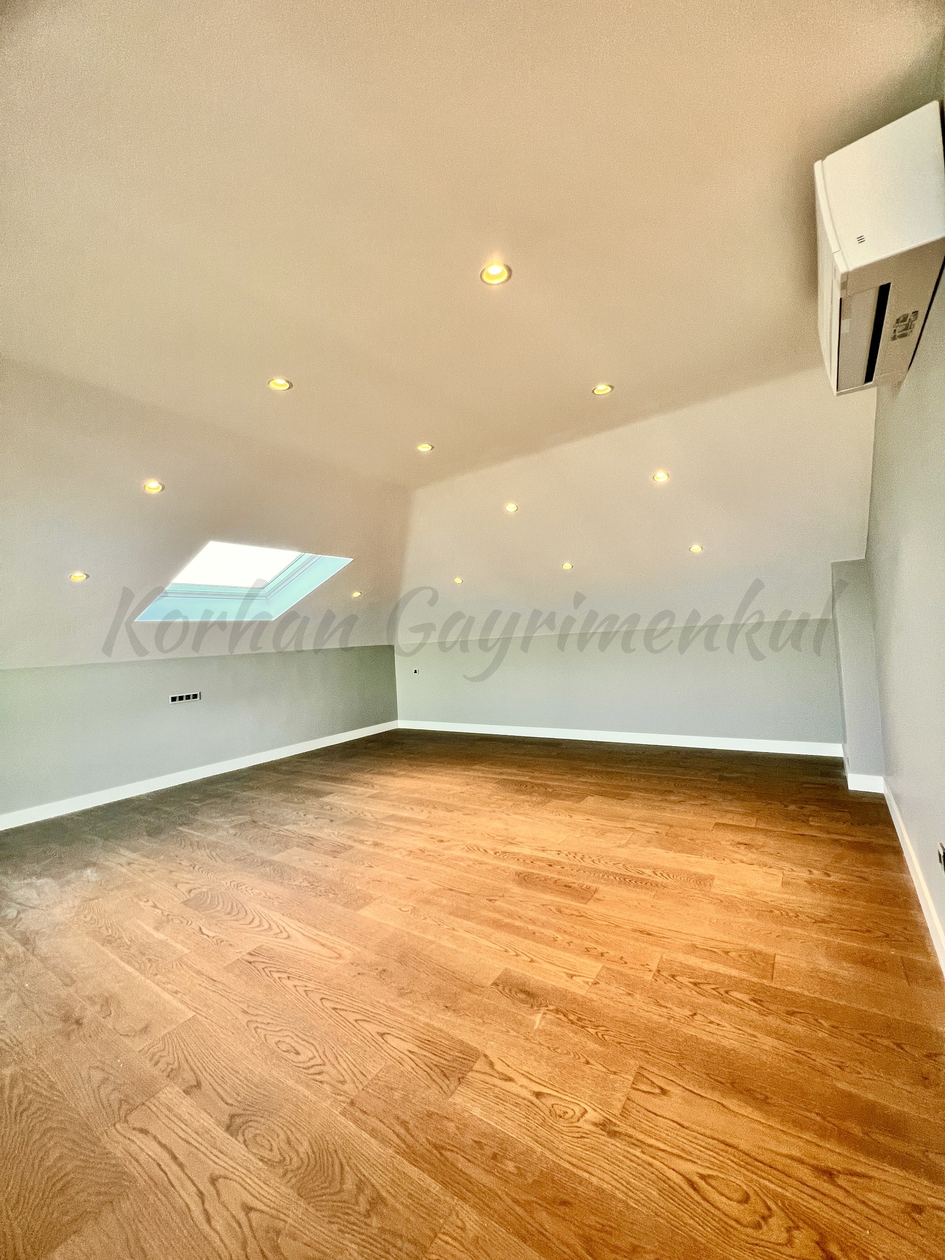 CADDEBOSTAN SAHİLDE DENZ MANZARALI 365m2 5+1 ÇİFT TERASLI DUBLEX