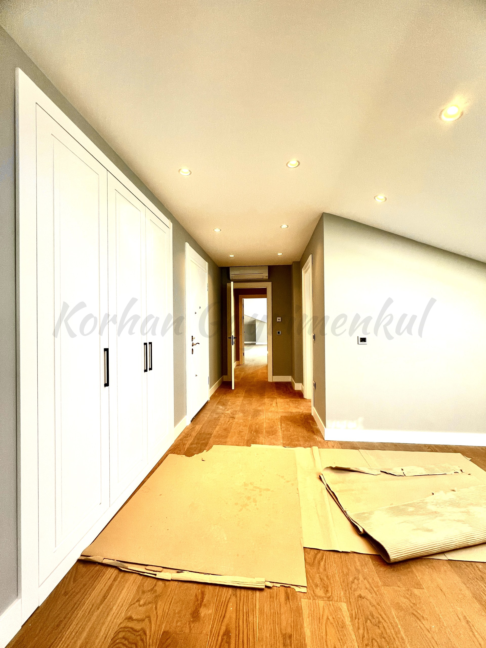 CADDEBOSTAN SAHİLDE DENZ MANZARALI 365m2 5+1 ÇİFT TERASLI DUBLEX