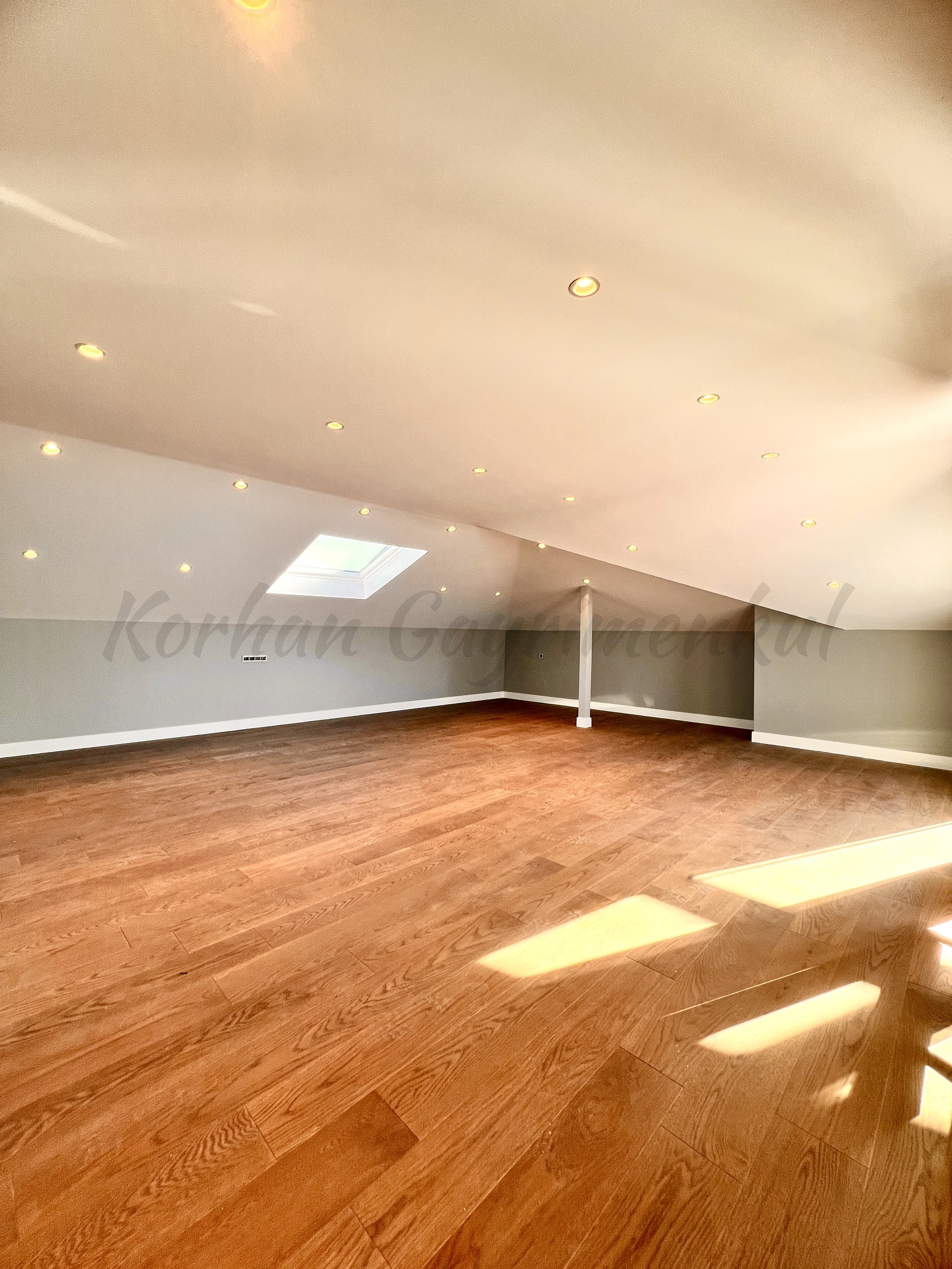 CADDEBOSTAN SAHİLDE DENZ MANZARALI 365m2 5+1 ÇİFT TERASLI DUBLEX