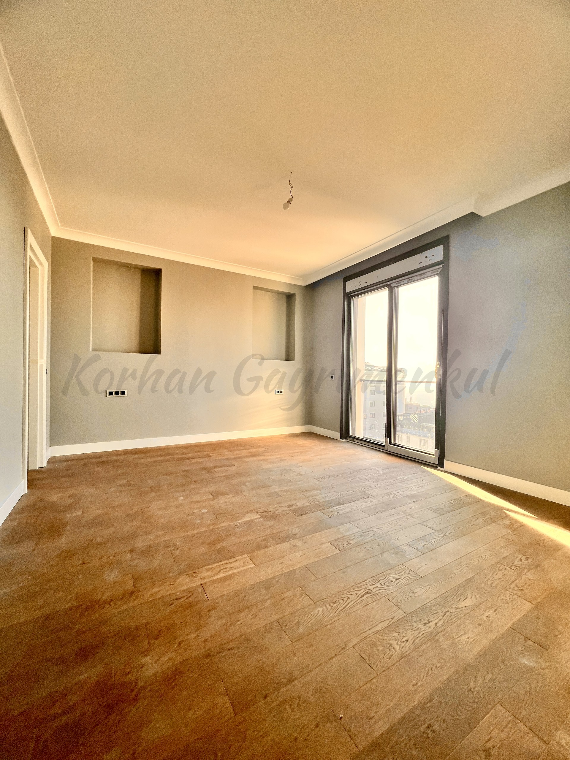 CADDEBOSTAN SAHİLDE DENZ MANZARALI 365m2 5+1 ÇİFT TERASLI DUBLEX