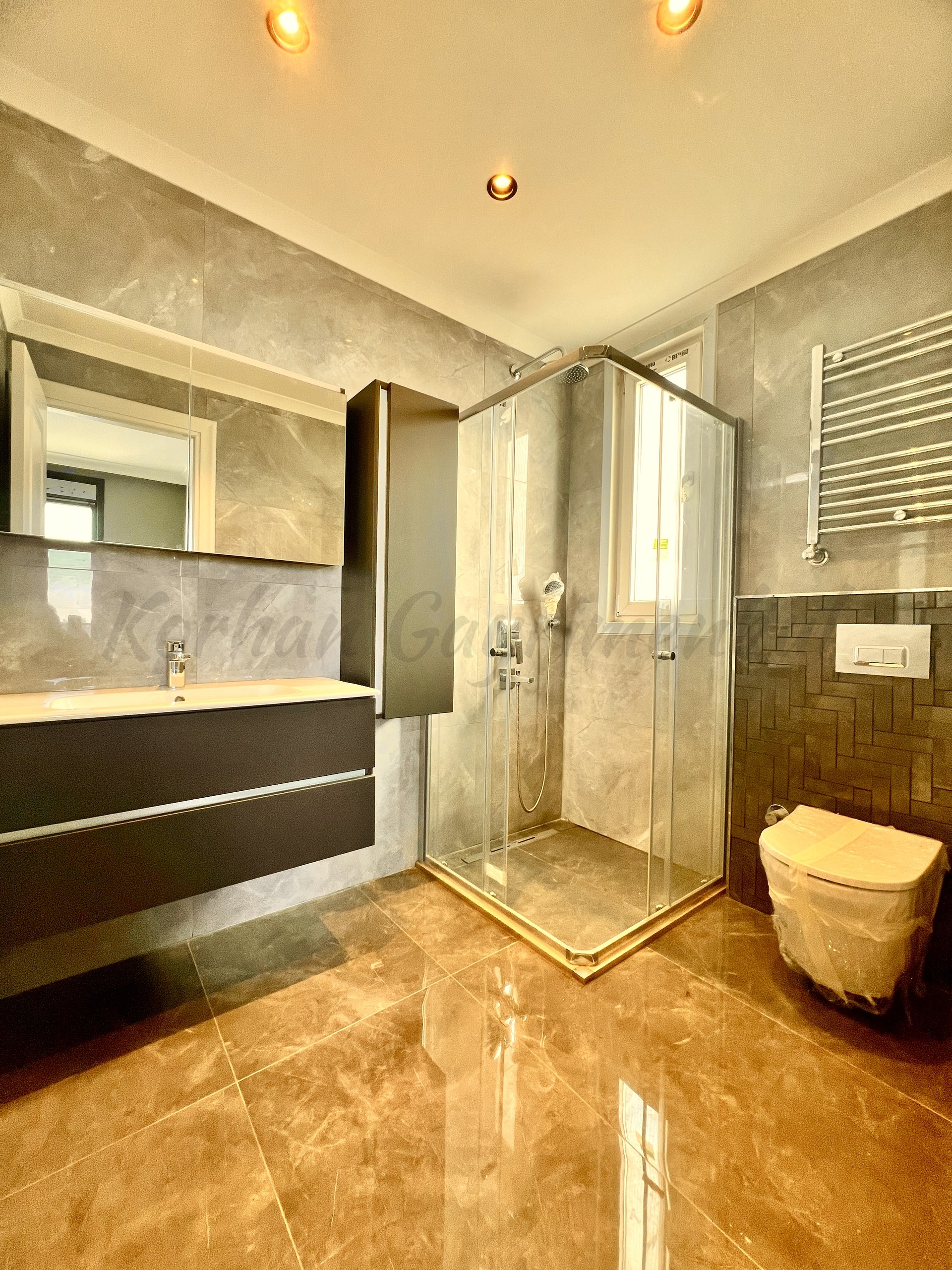 CADDEBOSTAN SAHİLDE DENZ MANZARALI 365m2 5+1 ÇİFT TERASLI DUBLEX