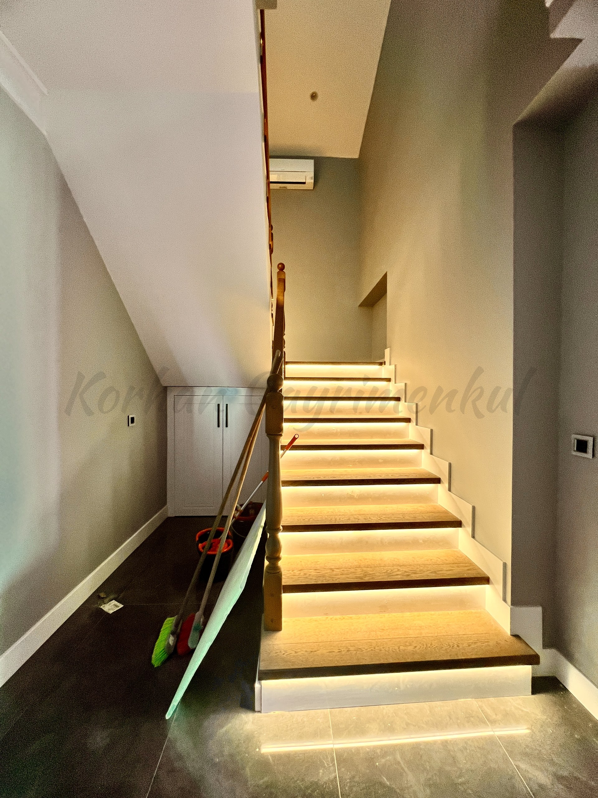 CADDEBOSTAN SAHİLDE DENZ MANZARALI 365m2 5+1 ÇİFT TERASLI DUBLEX