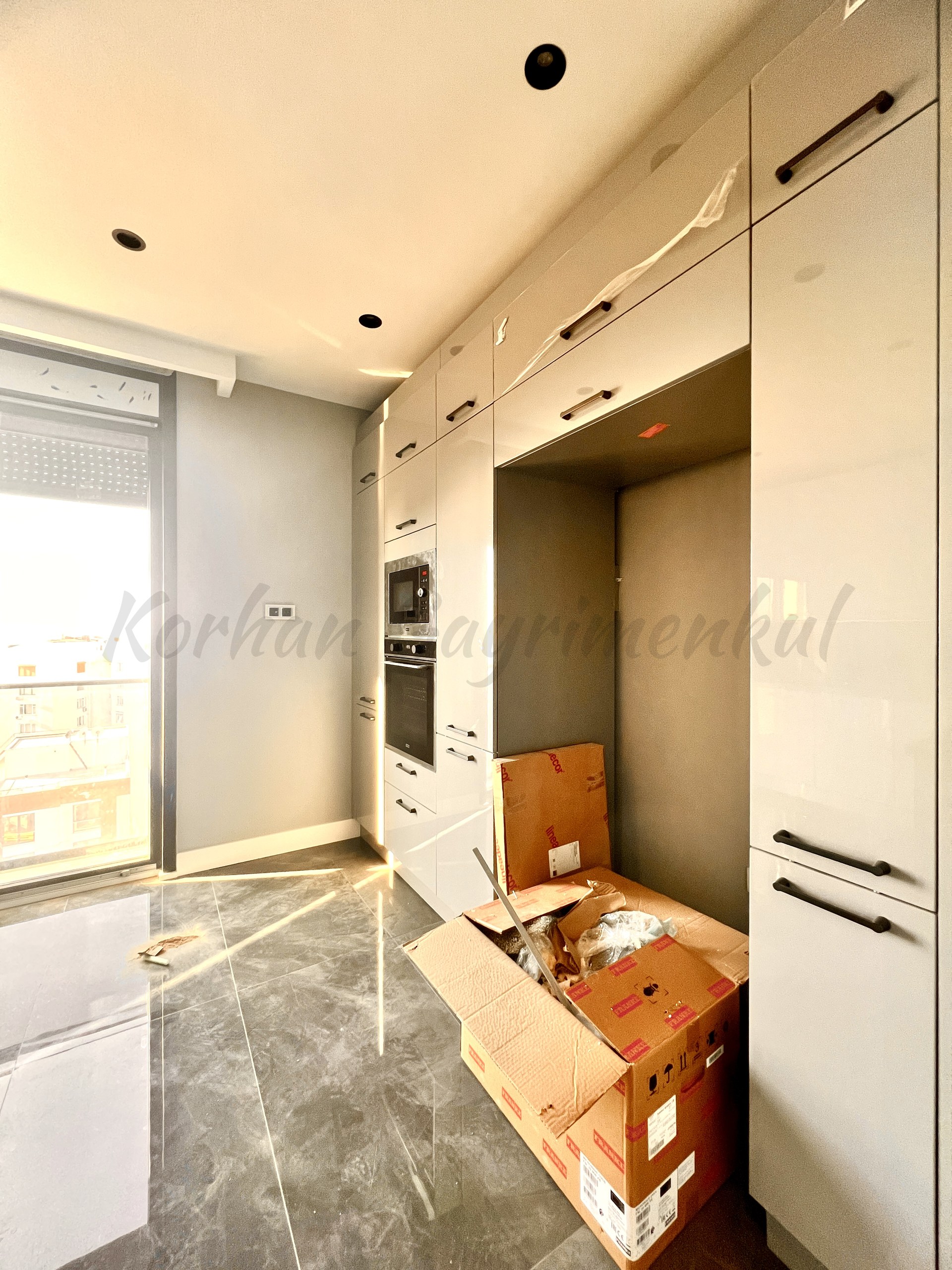 CADDEBOSTAN SAHİLDE DENZ MANZARALI 365m2 5+1 ÇİFT TERASLI DUBLEX