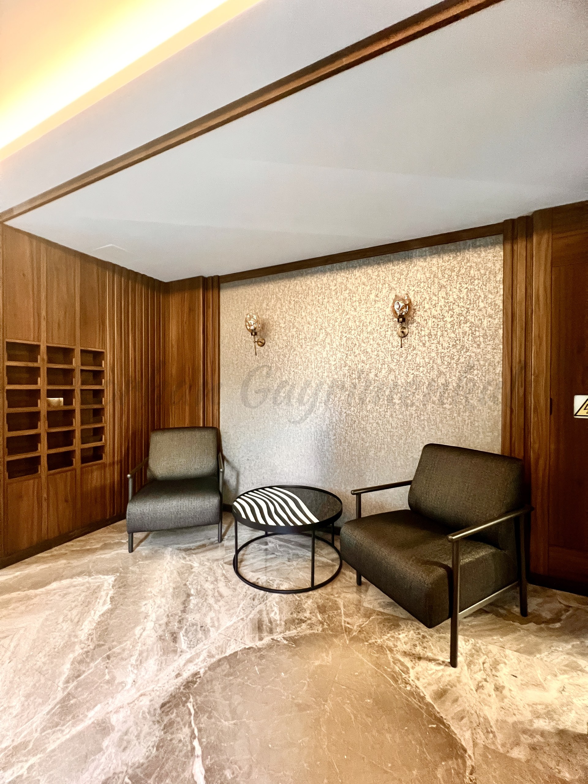 CADDEBOSTAN SAHİLDE DENZ MANZARALI 365m2 5+1 ÇİFT TERASLI DUBLEX