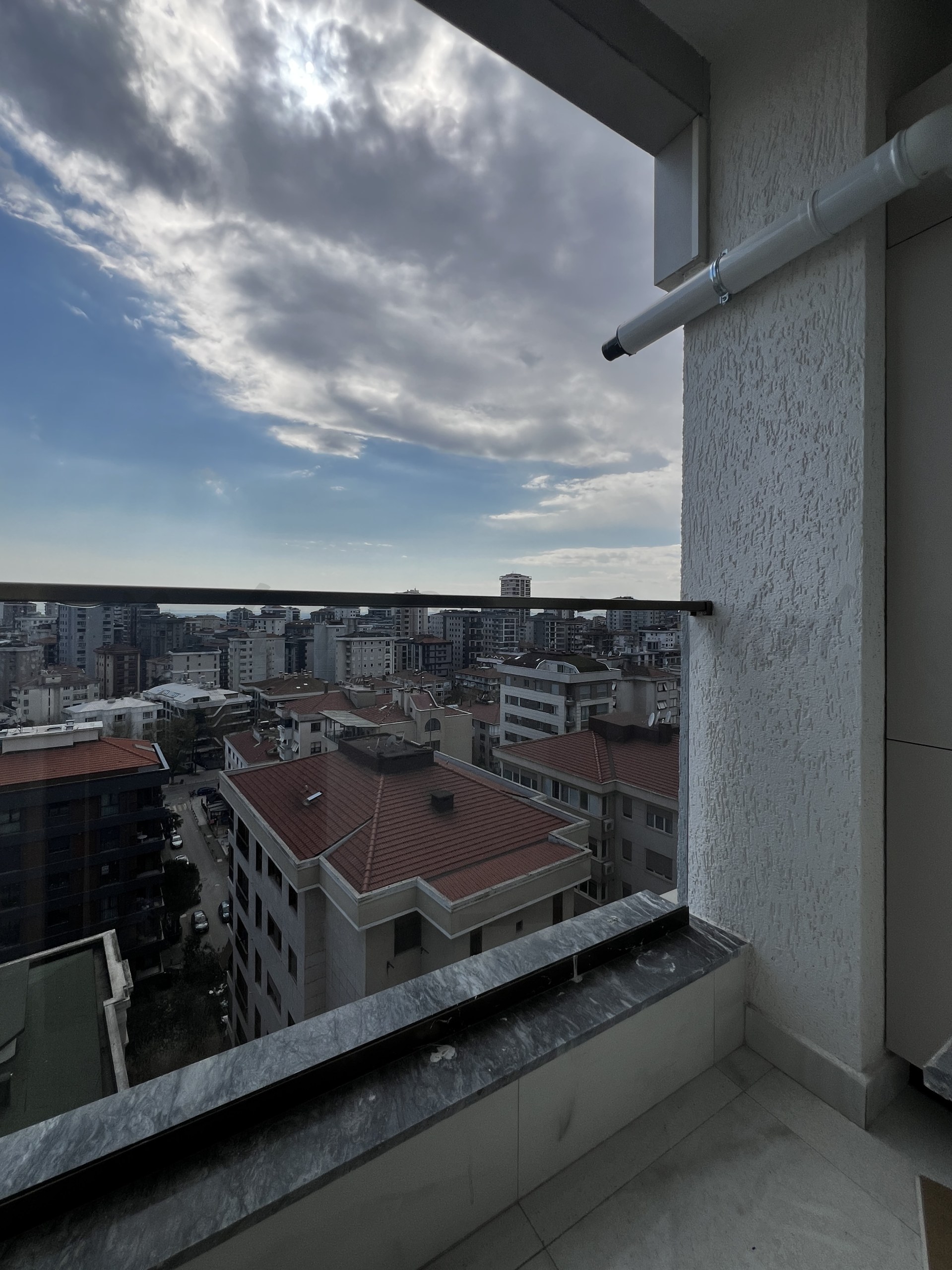 CADDEBOSTAN BAĞDATA ÇOK YAKIN DENİZ MANZARALI 87M2 2+1 BALKONLU SIFIR