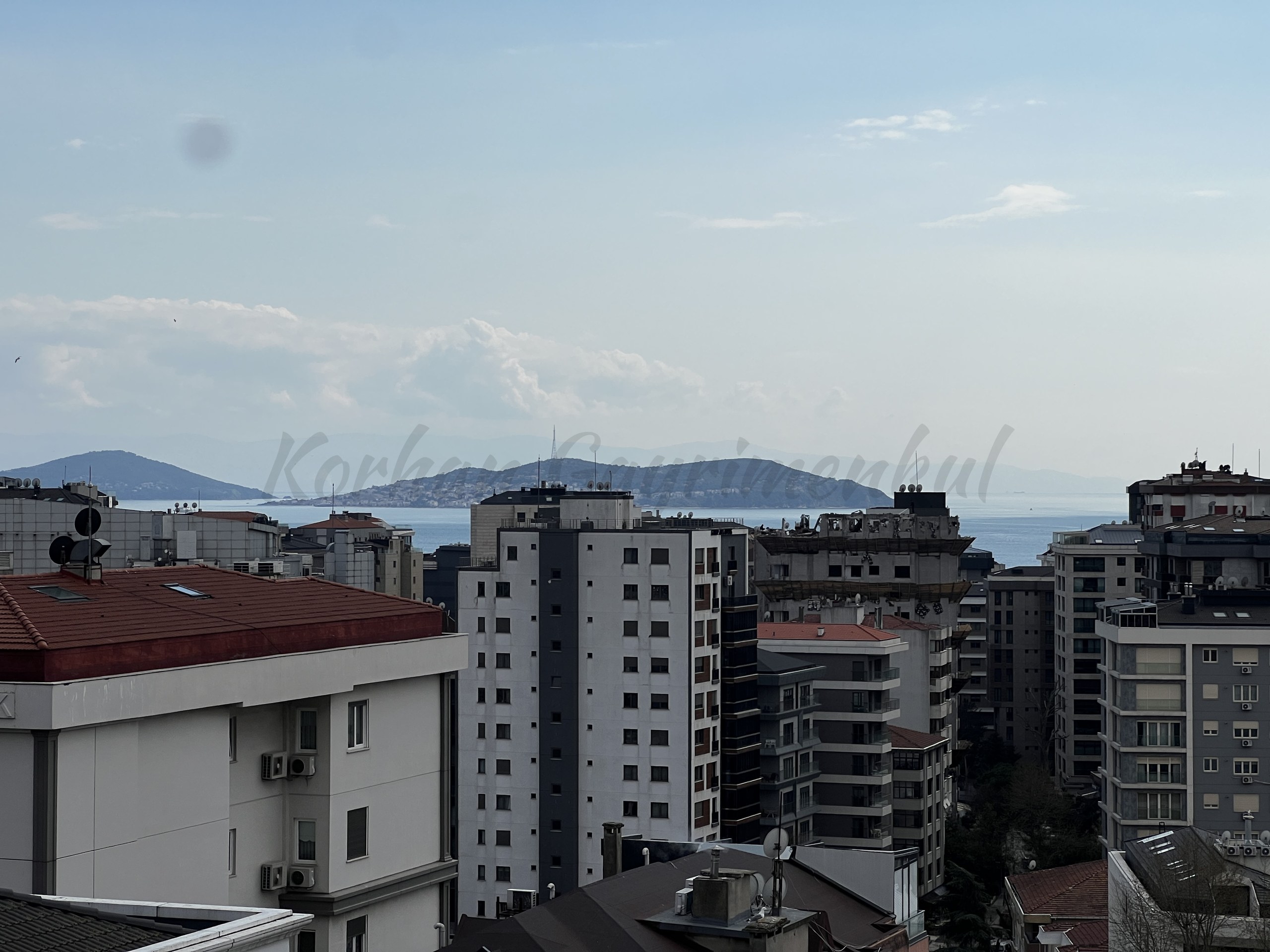CADDEBOSTAN BAĞDATA ÇOK YAKIN DENİZ MANZARALI 87M2 2+1 BALKONLU SIFIR