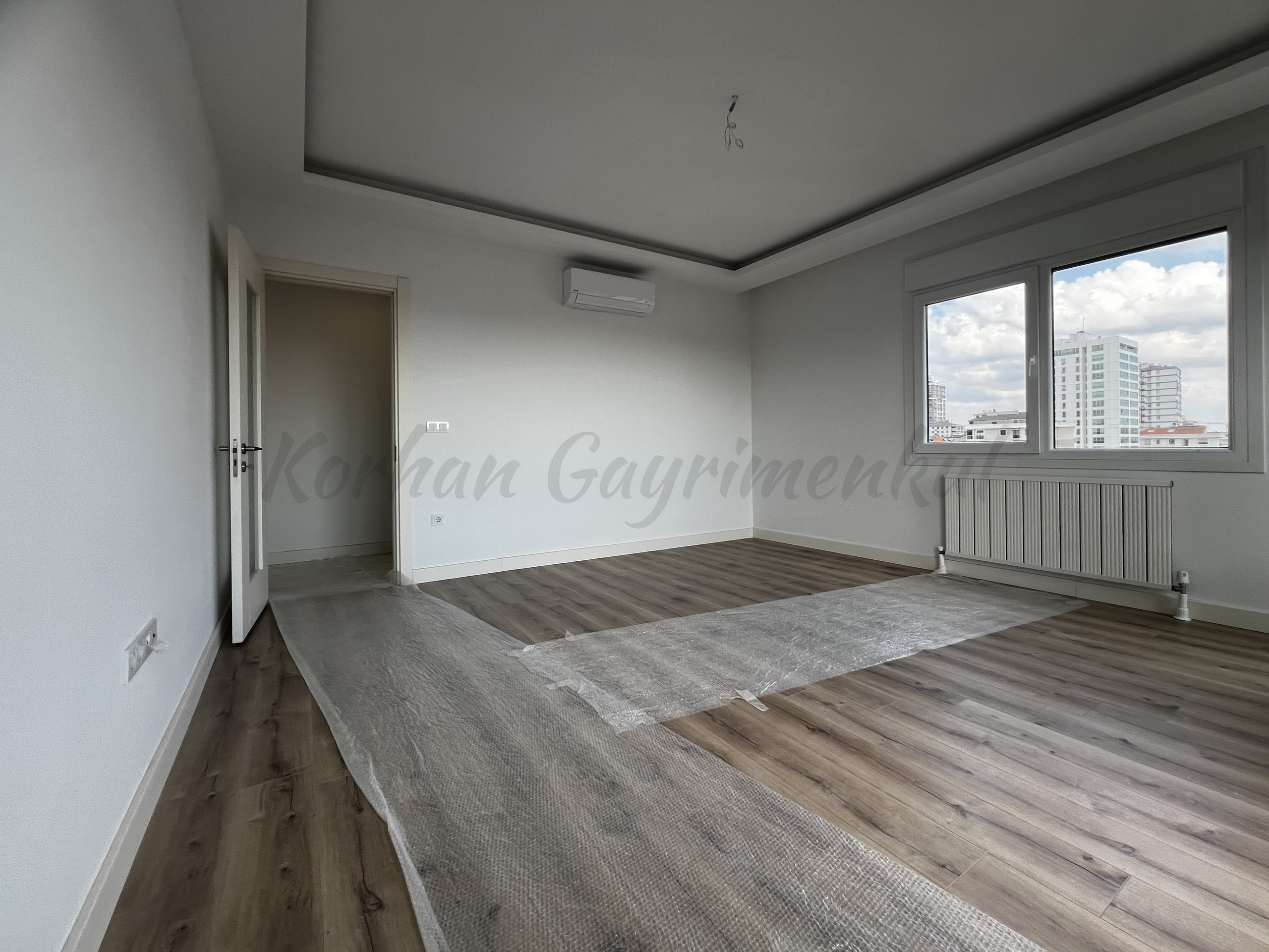 CADDEBOSTAN BAĞDATA ÇOK YAKIN DENİZ MANZARALI 87M2 2+1 BALKONLU SIFIR