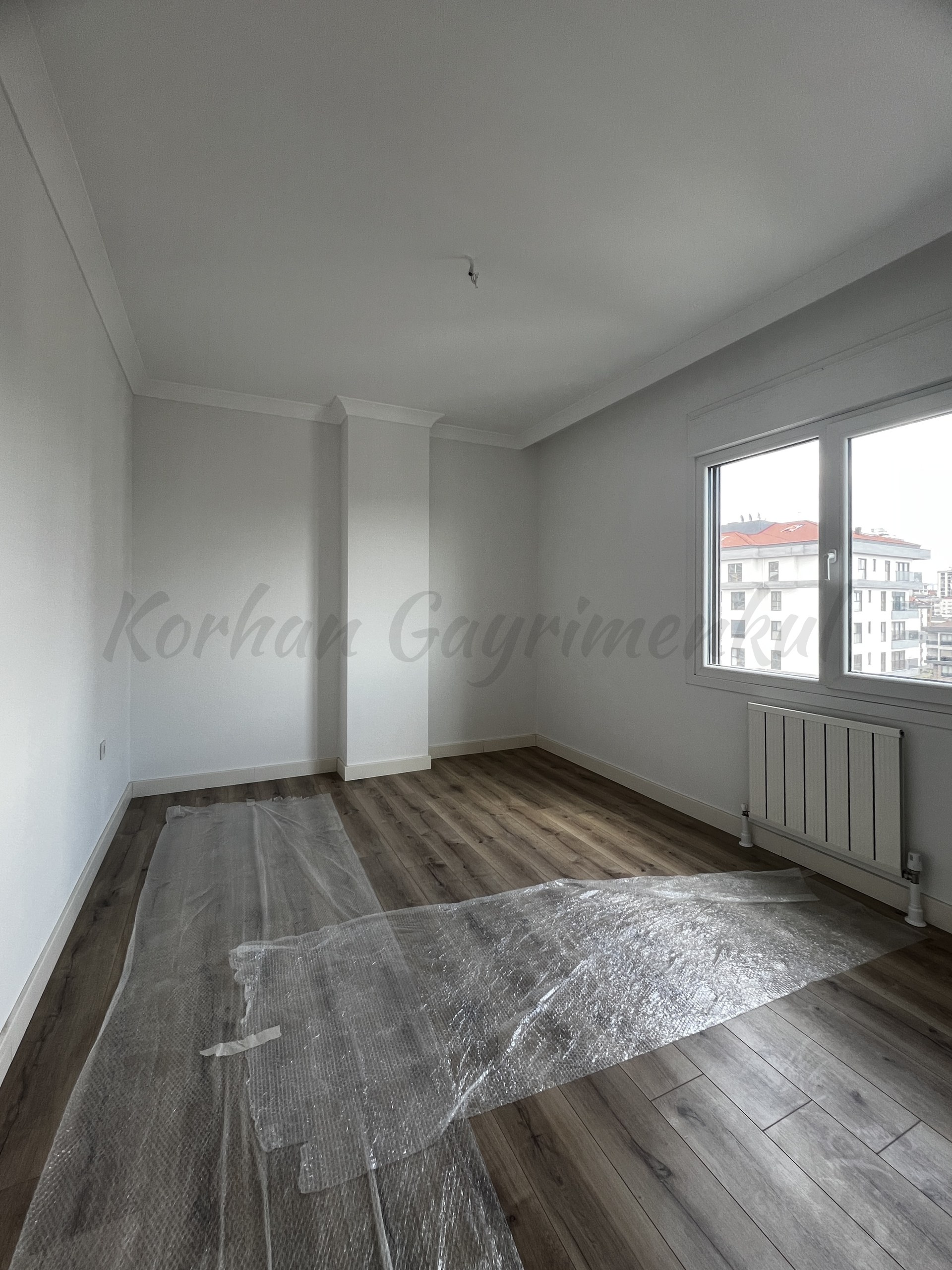 CADDEBOSTAN BAĞDATA ÇOK YAKIN DENİZ MANZARALI 87M2 2+1 BALKONLU SIFIR