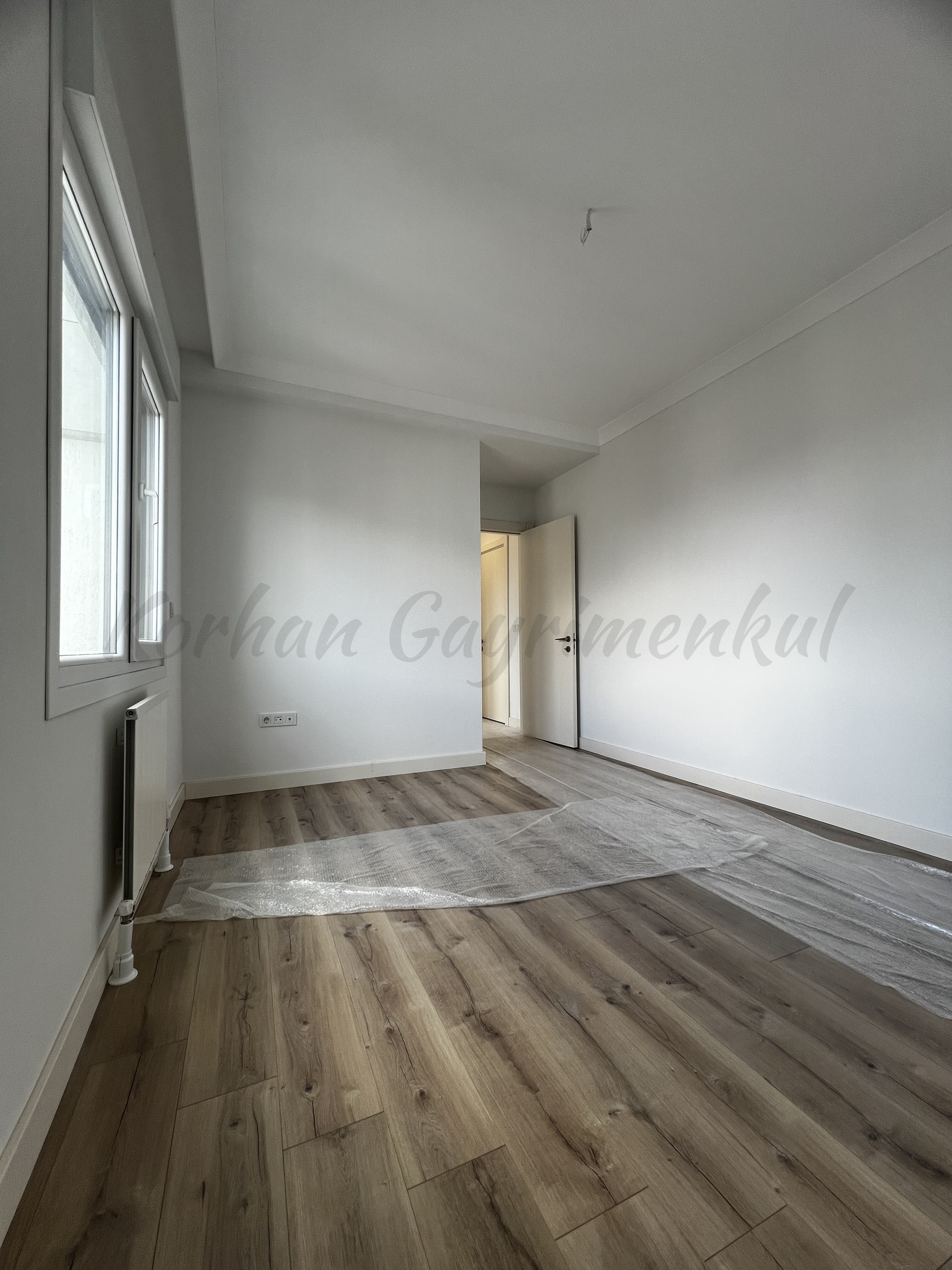 CADDEBOSTAN BAĞDATA ÇOK YAKIN DENİZ MANZARALI 87M2 2+1 BALKONLU SIFIR