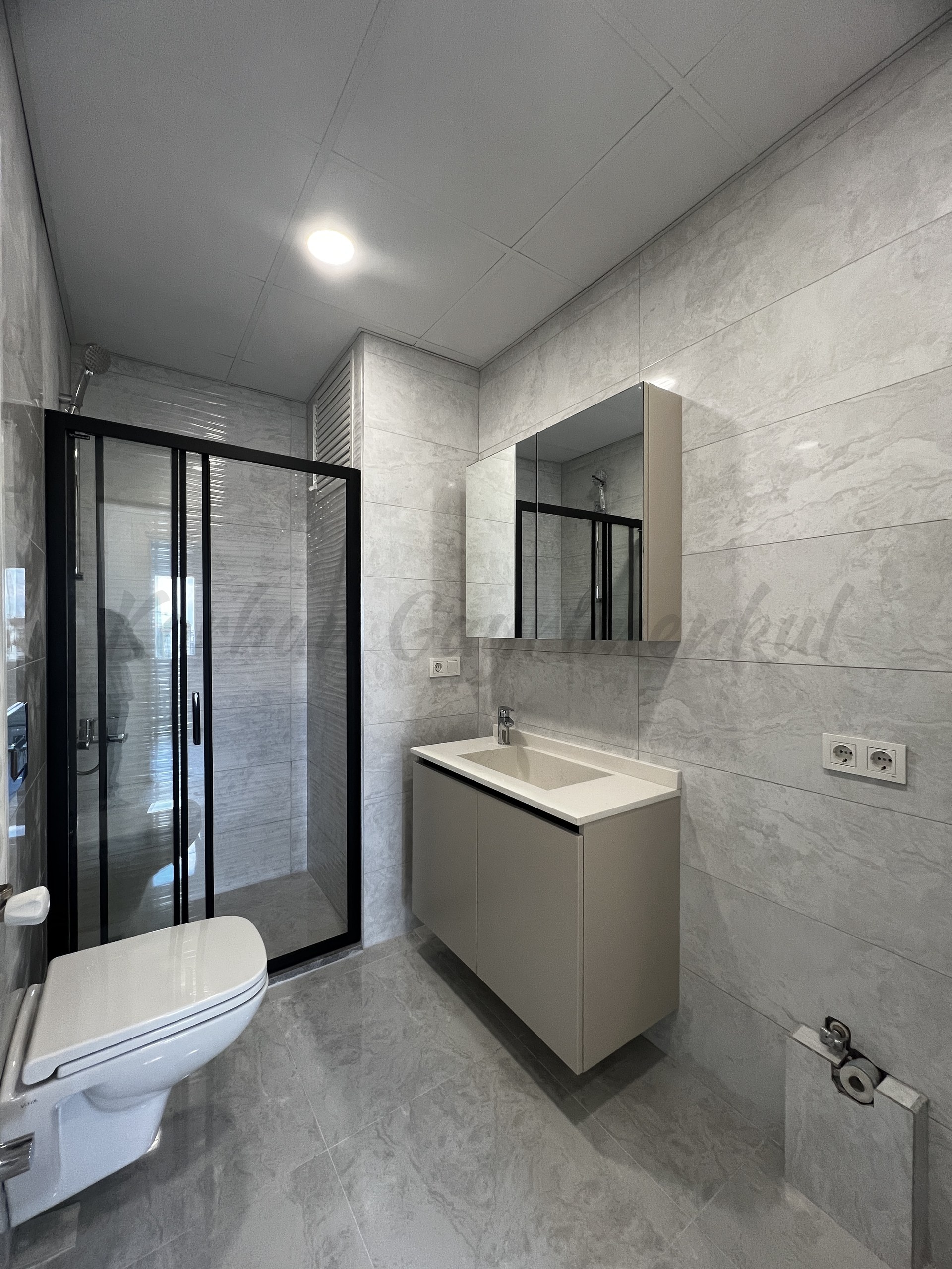 CADDEBOSTAN BAĞDATA ÇOK YAKIN DENİZ MANZARALI 87M2 2+1 BALKONLU SIFIR