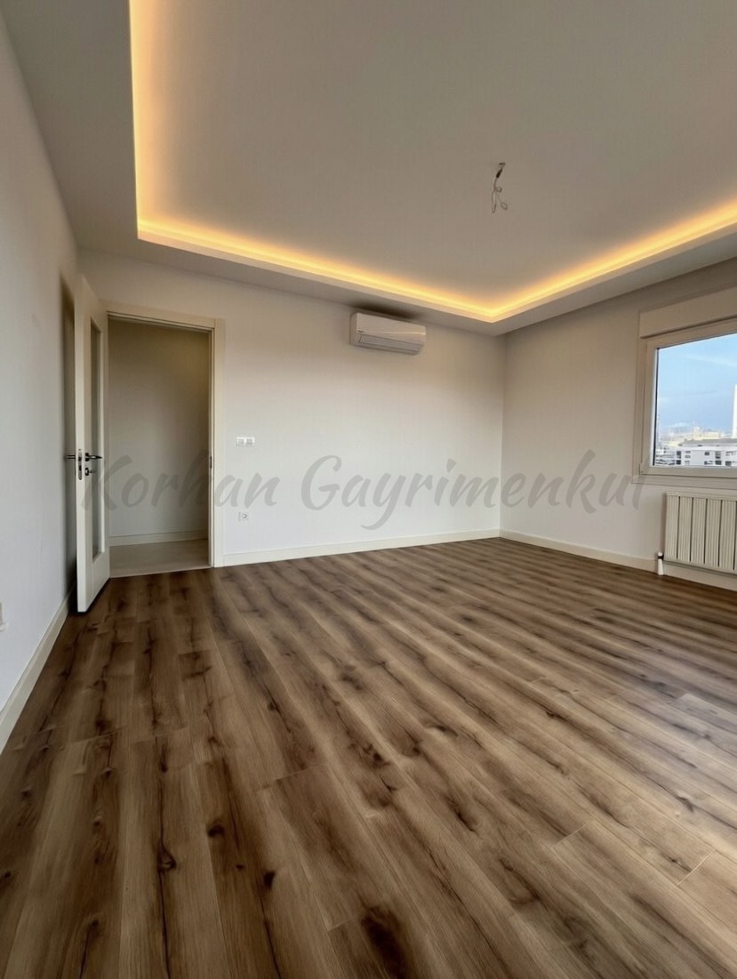 CADDEBOSTAN BAĞDATA ÇOK YAKIN DENİZ MANZARALI 87M2 2+1 BALKONLU SIFIR