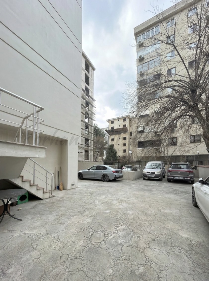 ERENKÖY TREN-BAĞDAT ARASI ETHEMEFENDİYE YAKIN 80M2 2+1 BAHÇE KATI