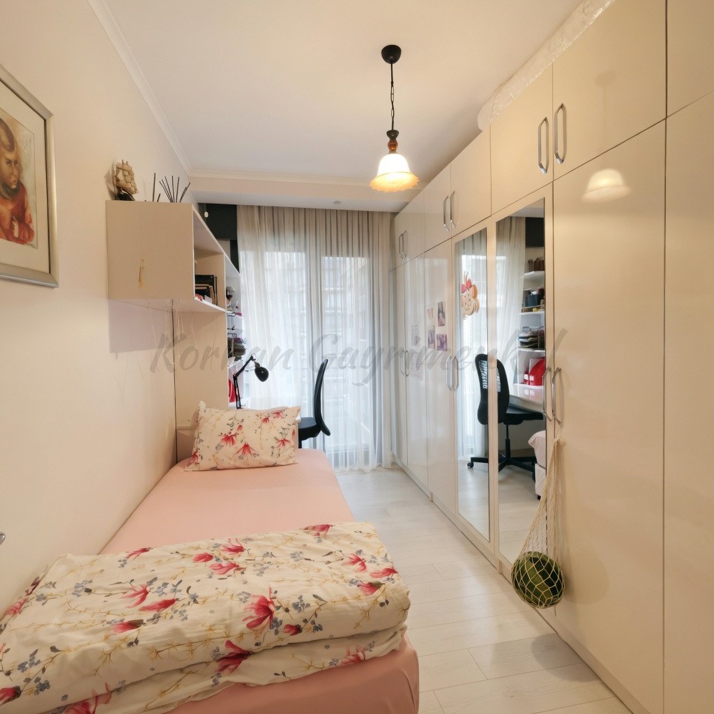 CADDEBOSTAN BAĞDAT CADDESİNDE 172m2 BRÜT 145m2 NET 4+1 A PLUS KALİTEDE REZİDANS