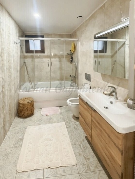 CADDEBOSTAN BAĞDAT CADDESİNDE 172m2 BRÜT 145m2 NET 4+1 A PLUS KALİTEDE REZİDANS