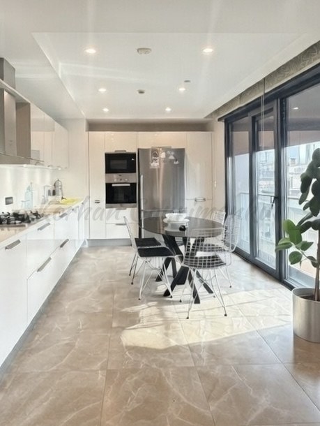 CADDEBOSTAN BAĞDAT CADDESİNDE 172m2 BRÜT 145m2 NET 4+1 A PLUS KALİTEDE REZİDANS