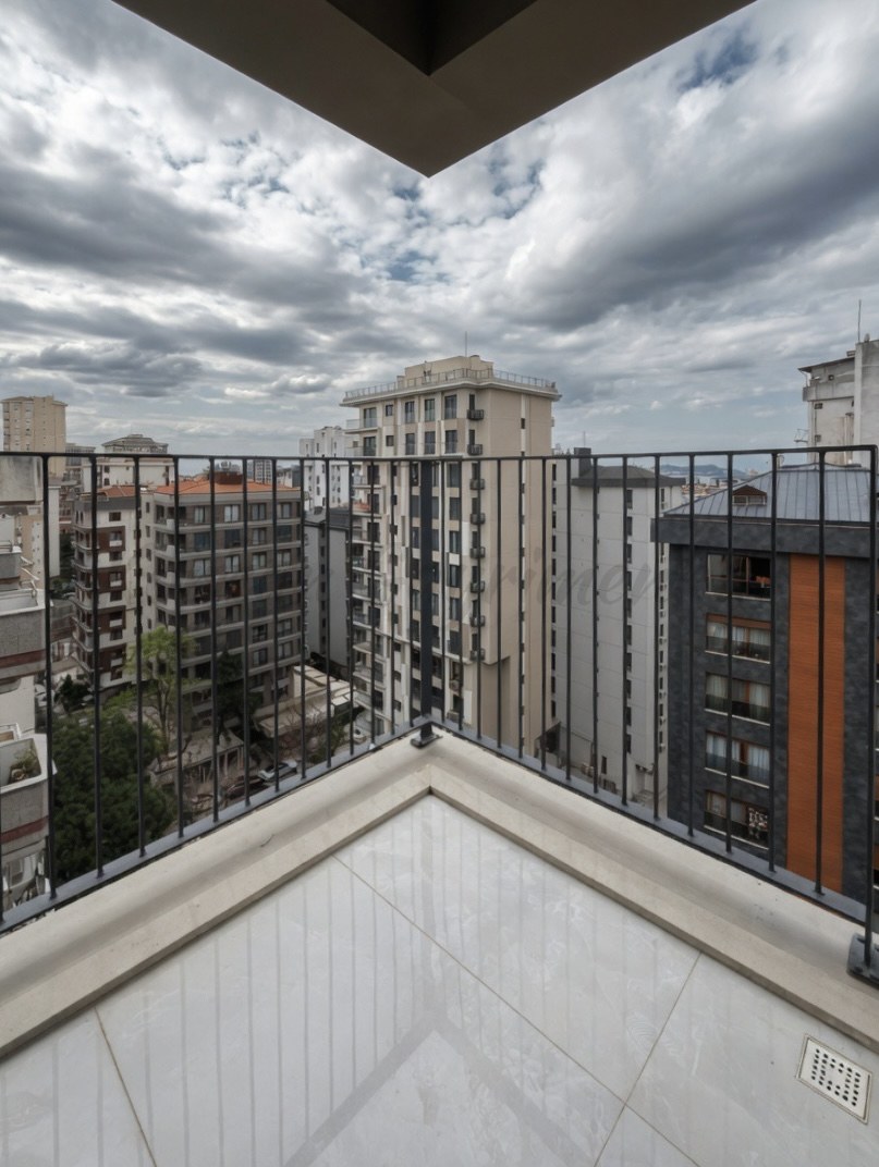CADDEBOSTAN BAĞDATA 3.BİNADA 178m2 BRÜT 161m2 NET 4+1 BALKONLU