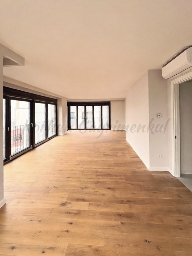 CADDEBOSTAN BAĞDATA 3.BİNADA 178m2 BRÜT 161m2 NET 4+1 BALKONLU