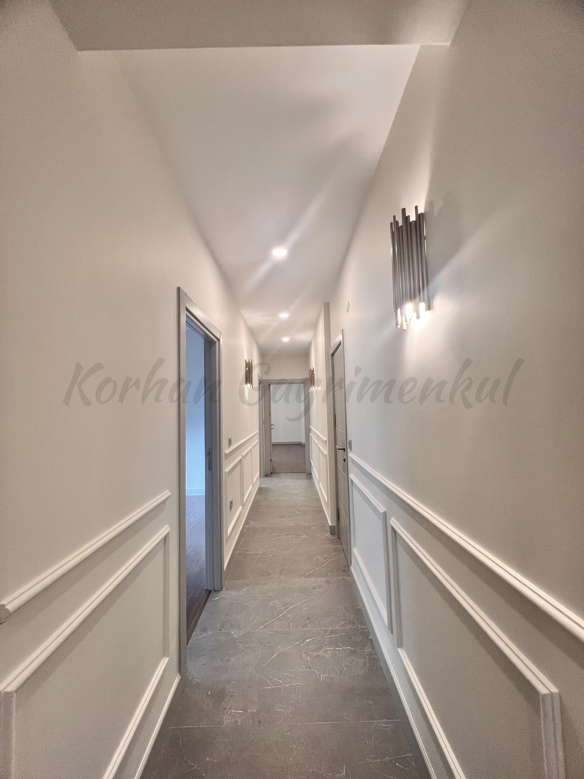 GÖZTEPE BAHARİYELİ SOKAKTA 120m2 NET 3+1 MİMARİ DEKORLU ÇİFT BALKONLU 5 YILLIK