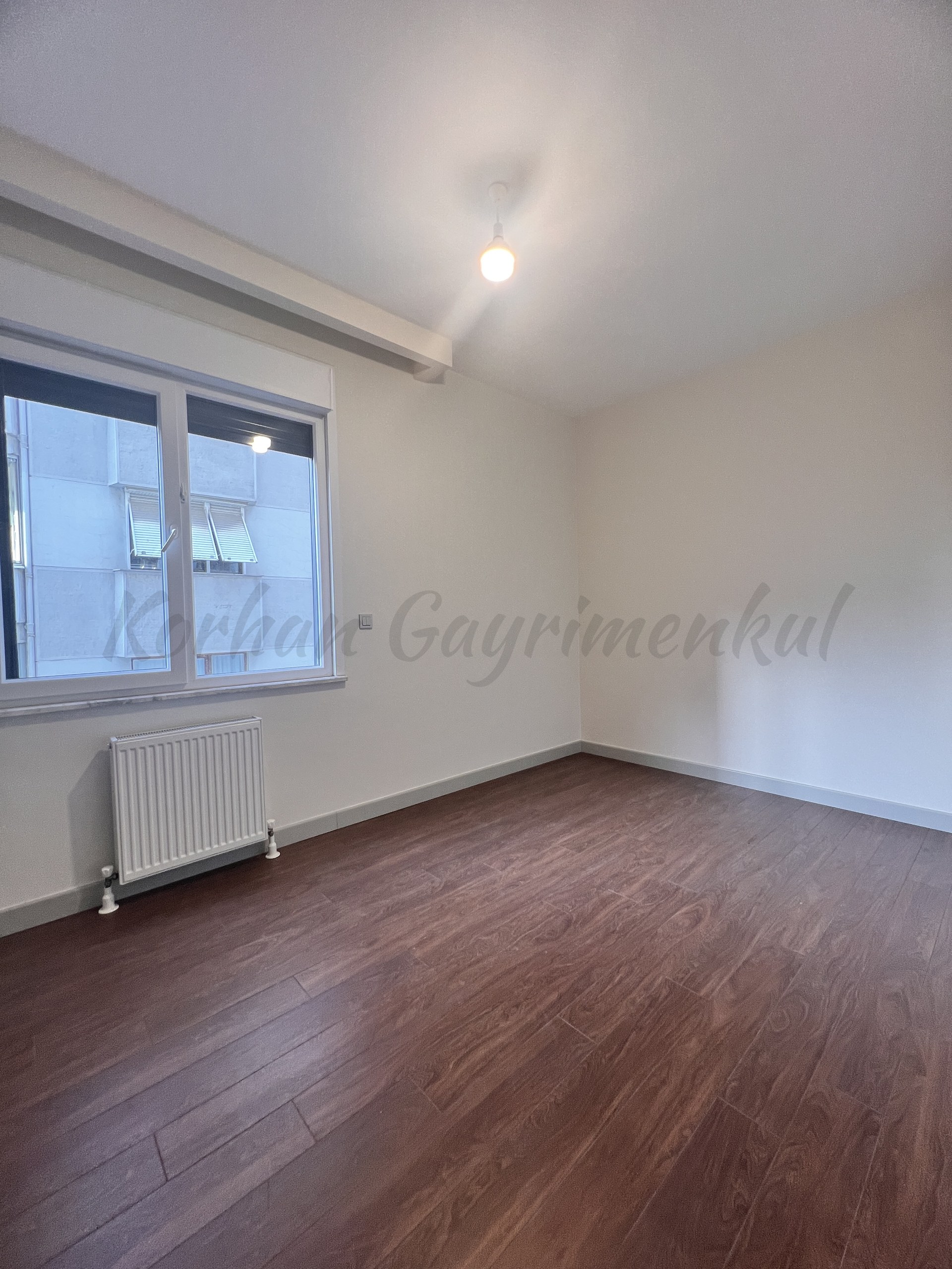 GÖZTEPE BAHARİYELİ SOKAKTA 120m2 NET 3+1 MİMARİ DEKORLU ÇİFT BALKONLU 5 YILLIK