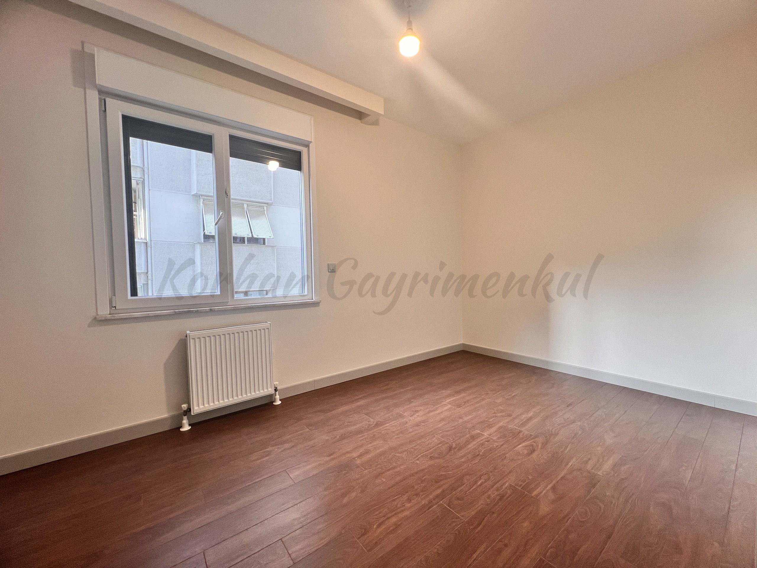 GÖZTEPE BAHARİYELİ SOKAKTA 120m2 NET 3+1 MİMARİ DEKORLU ÇİFT BALKONLU 5 YILLIK