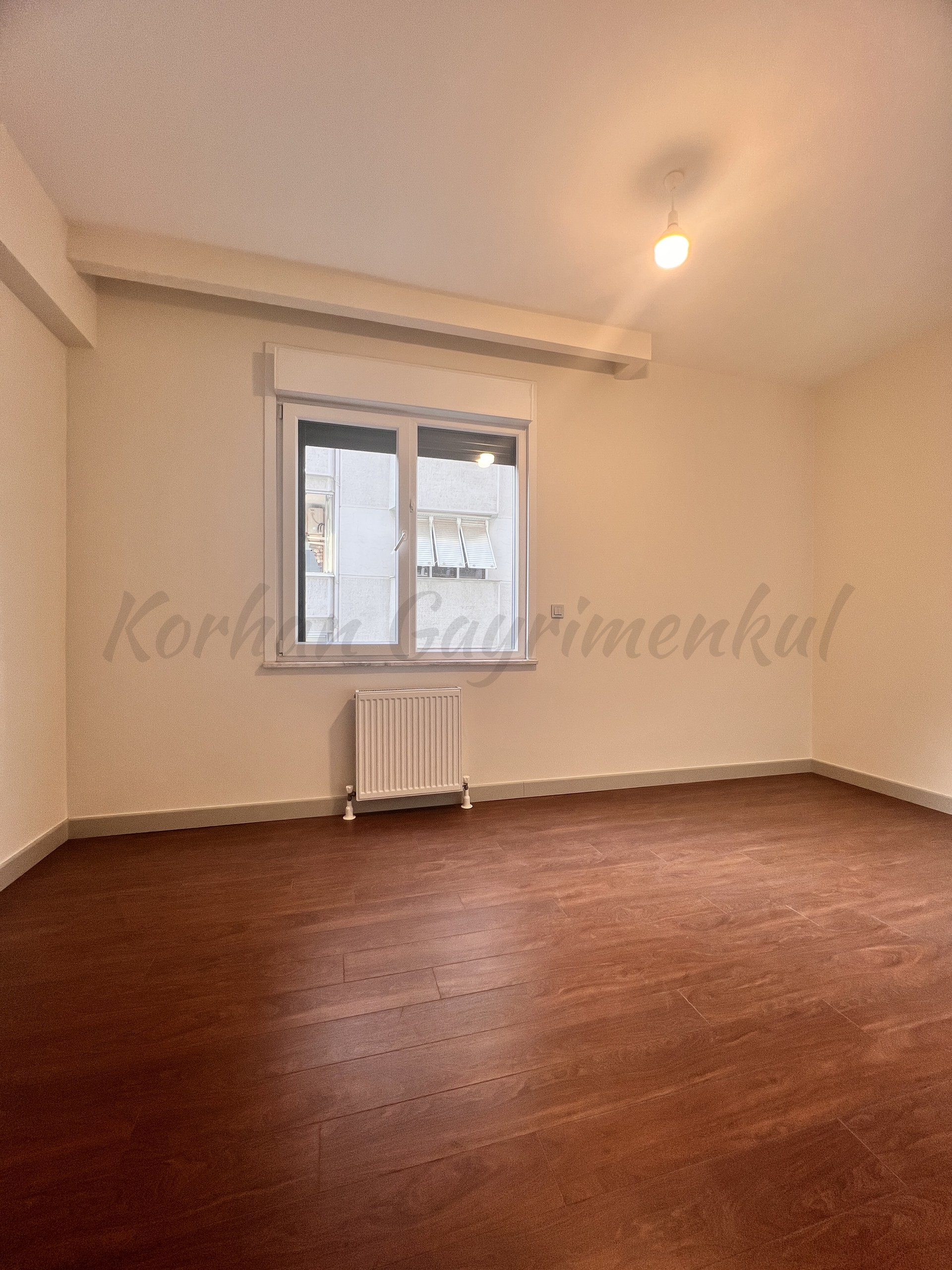 GÖZTEPE BAHARİYELİ SOKAKTA 120m2 NET 3+1 MİMARİ DEKORLU ÇİFT BALKONLU 5 YILLIK