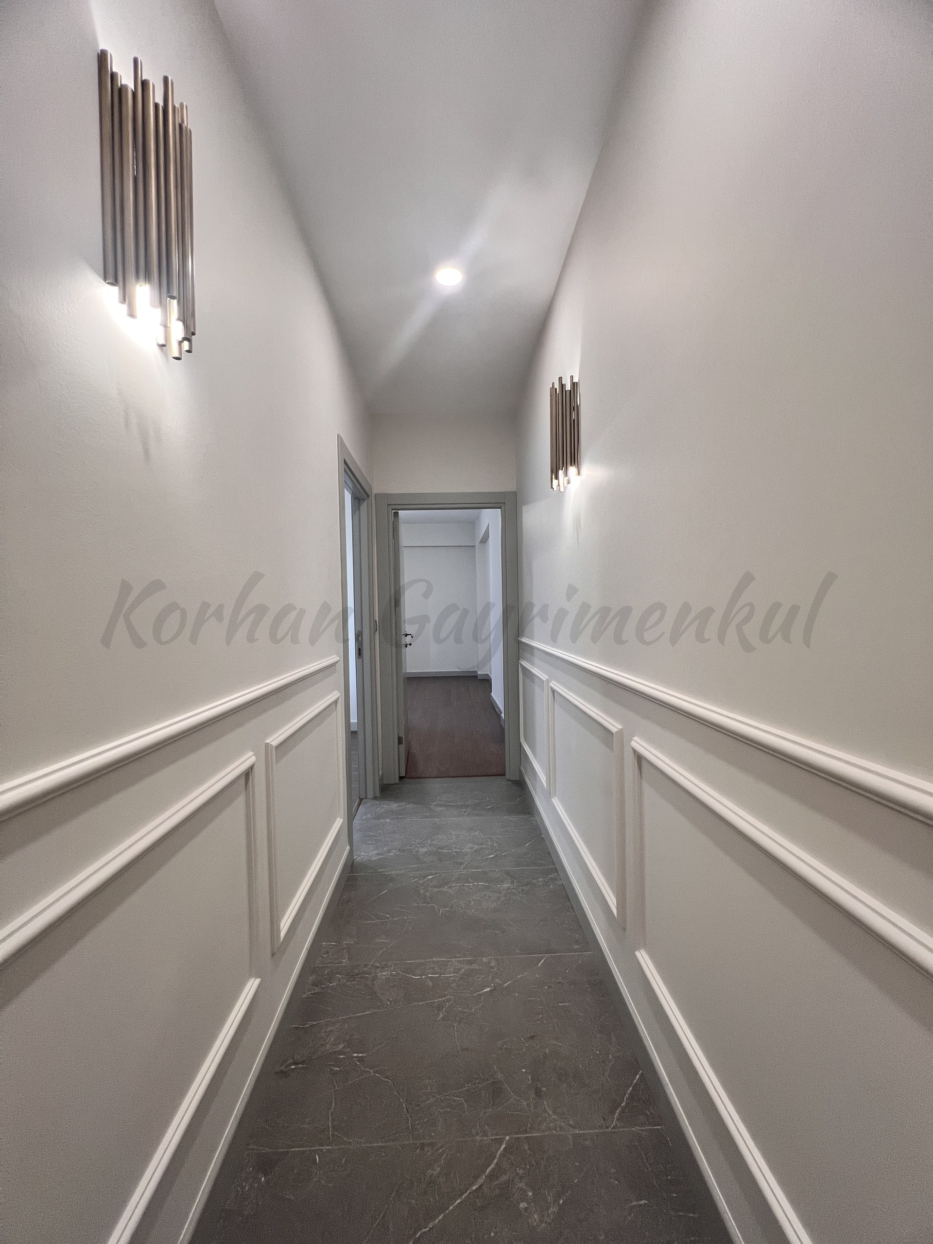 GÖZTEPE BAHARİYELİ SOKAKTA 120m2 NET 3+1 MİMARİ DEKORLU ÇİFT BALKONLU 5 YILLIK
