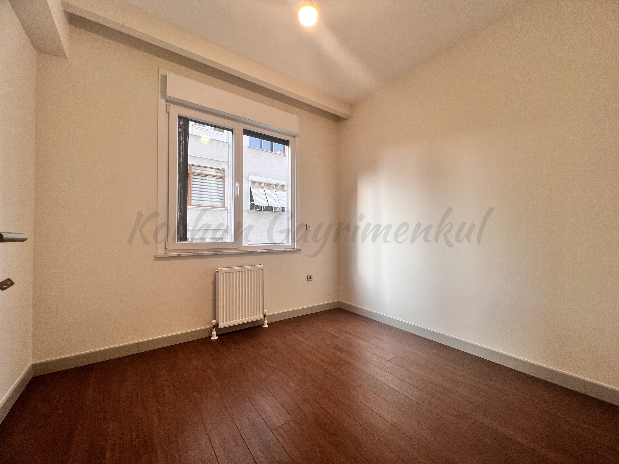 GÖZTEPE BAHARİYELİ SOKAKTA 120m2 NET 3+1 MİMARİ DEKORLU ÇİFT BALKONLU 5 YILLIK