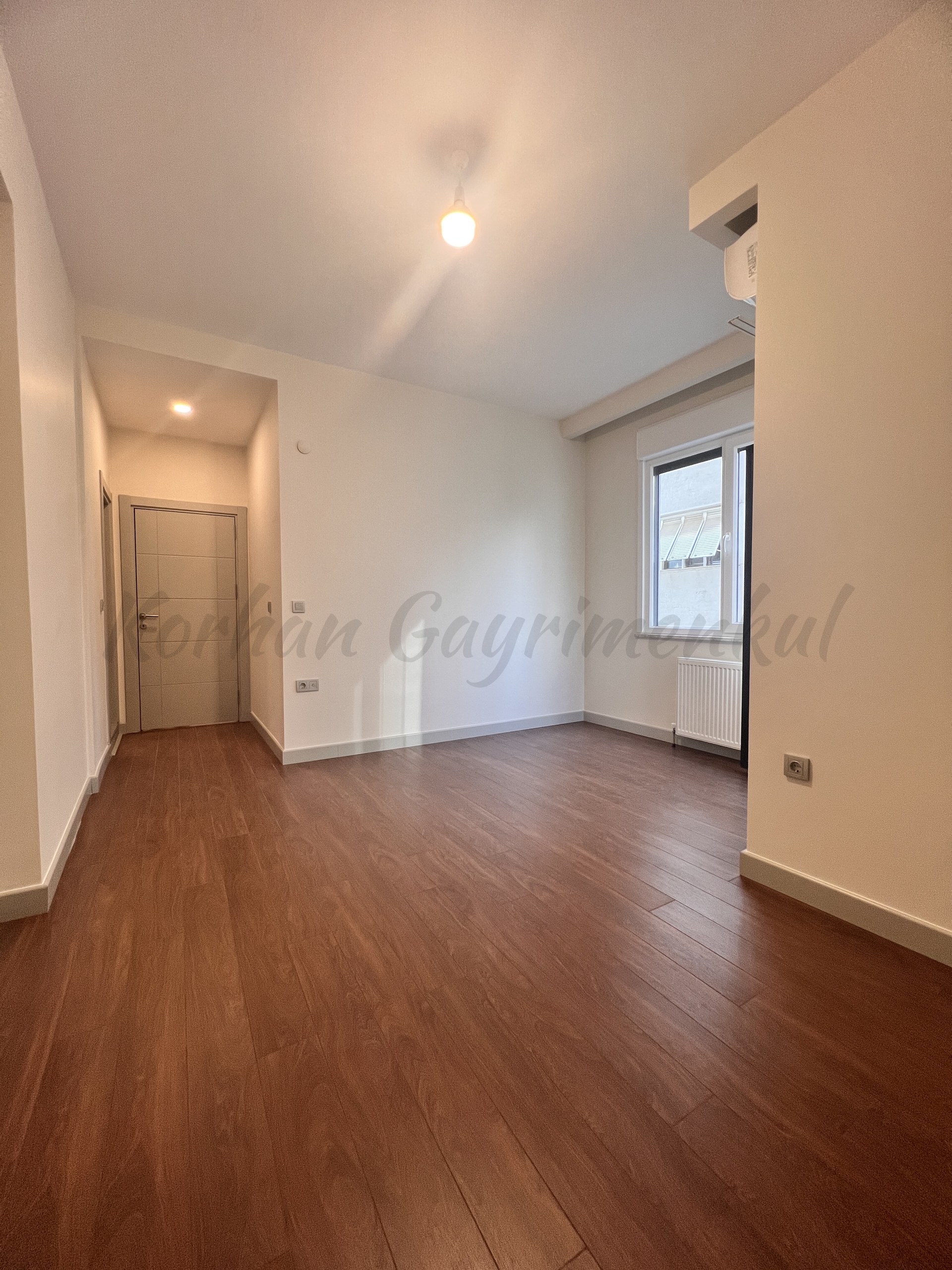 GÖZTEPE BAHARİYELİ SOKAKTA 120m2 NET 3+1 MİMARİ DEKORLU ÇİFT BALKONLU 5 YILLIK