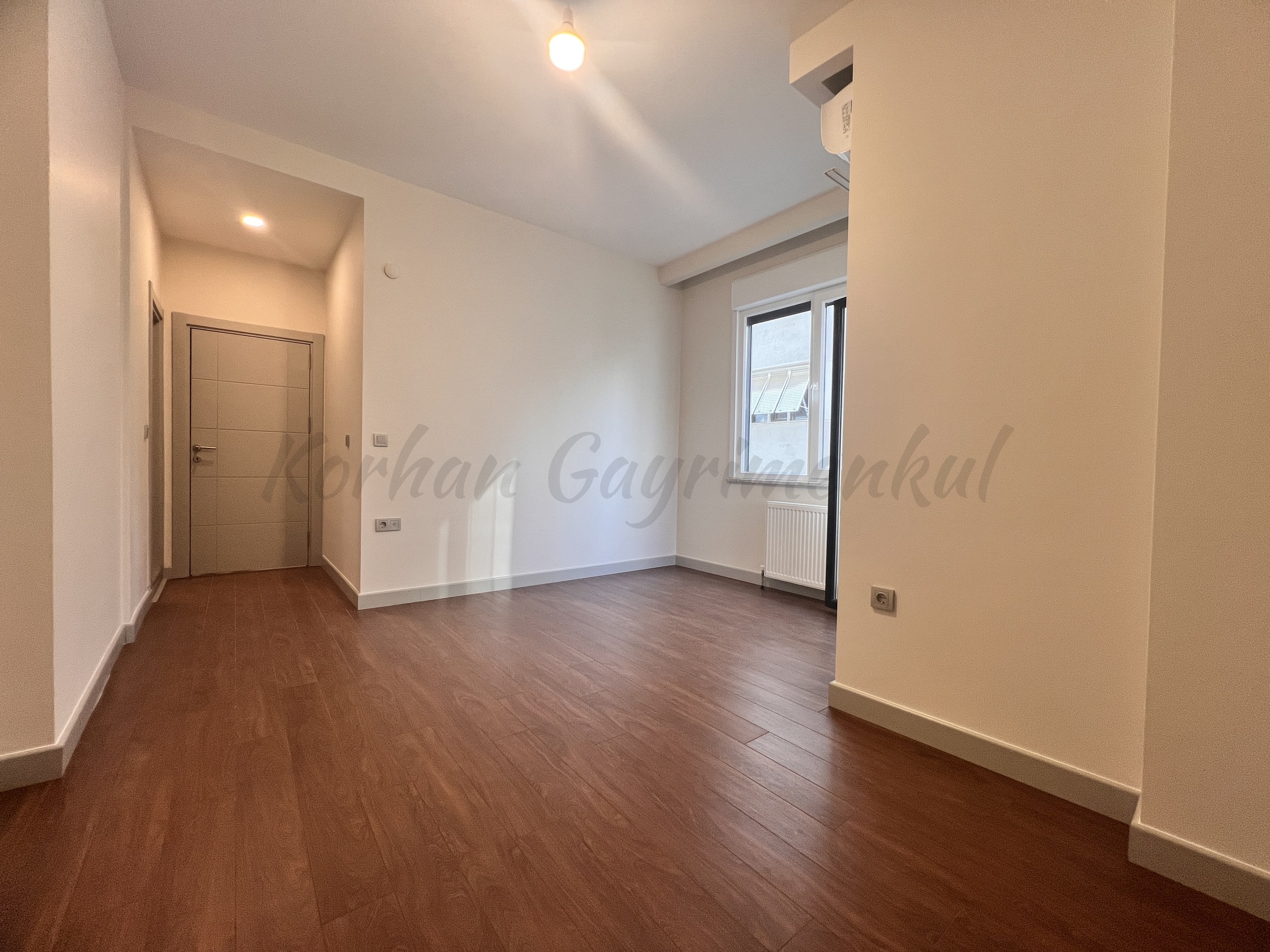 GÖZTEPE BAHARİYELİ SOKAKTA 120m2 NET 3+1 MİMARİ DEKORLU ÇİFT BALKONLU 5 YILLIK