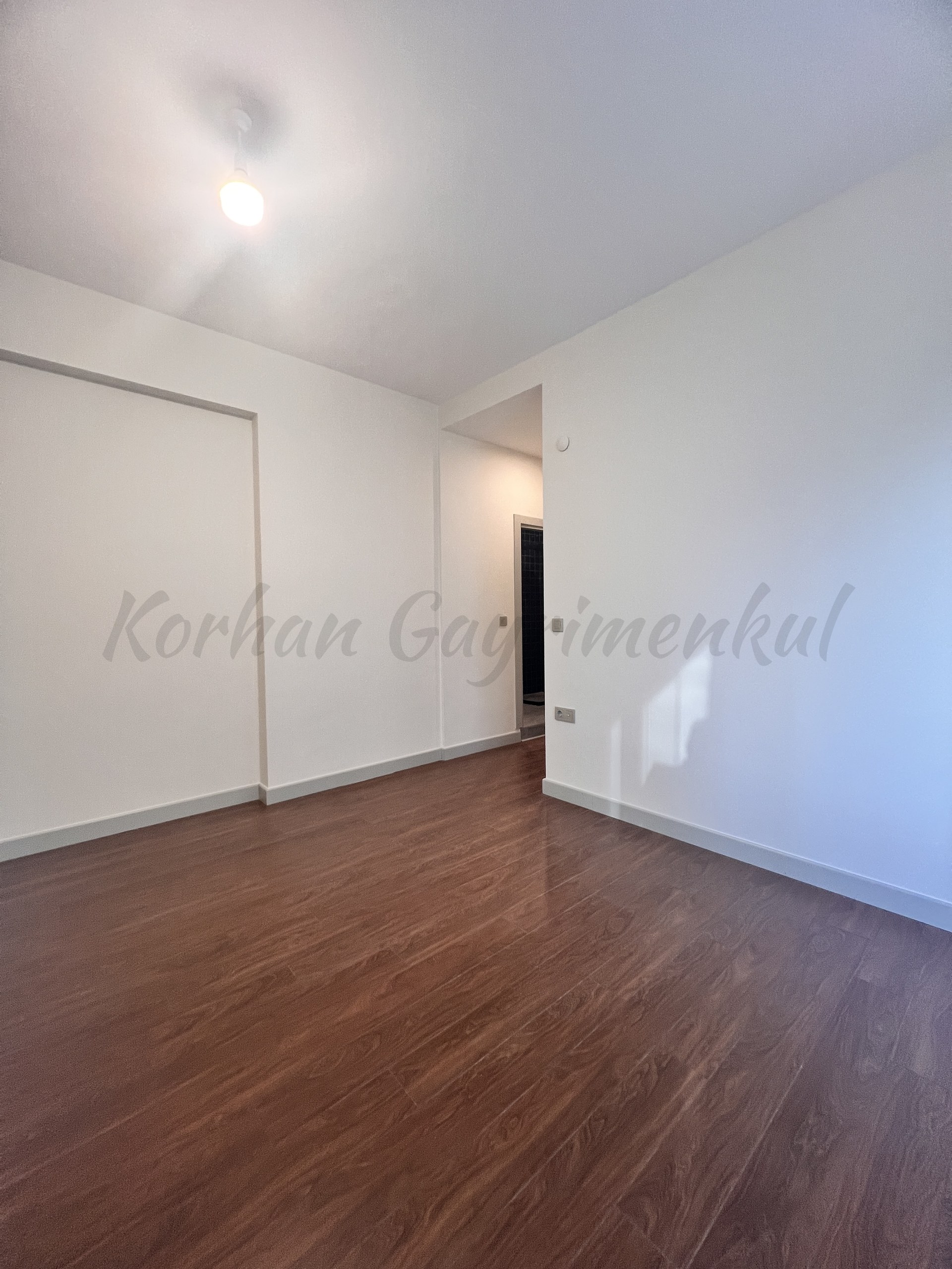 GÖZTEPE BAHARİYELİ SOKAKTA 120m2 NET 3+1 MİMARİ DEKORLU ÇİFT BALKONLU 5 YILLIK