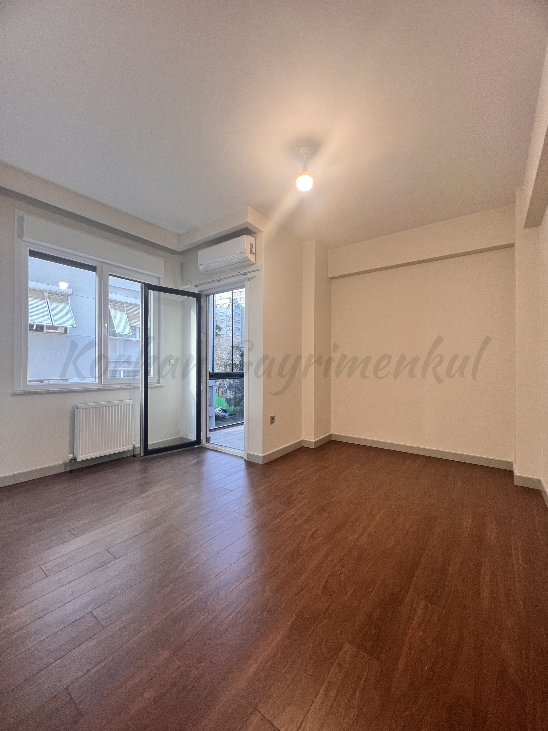 GÖZTEPE BAHARİYELİ SOKAKTA 120m2 NET 3+1 MİMARİ DEKORLU ÇİFT BALKONLU 5 YILLIK