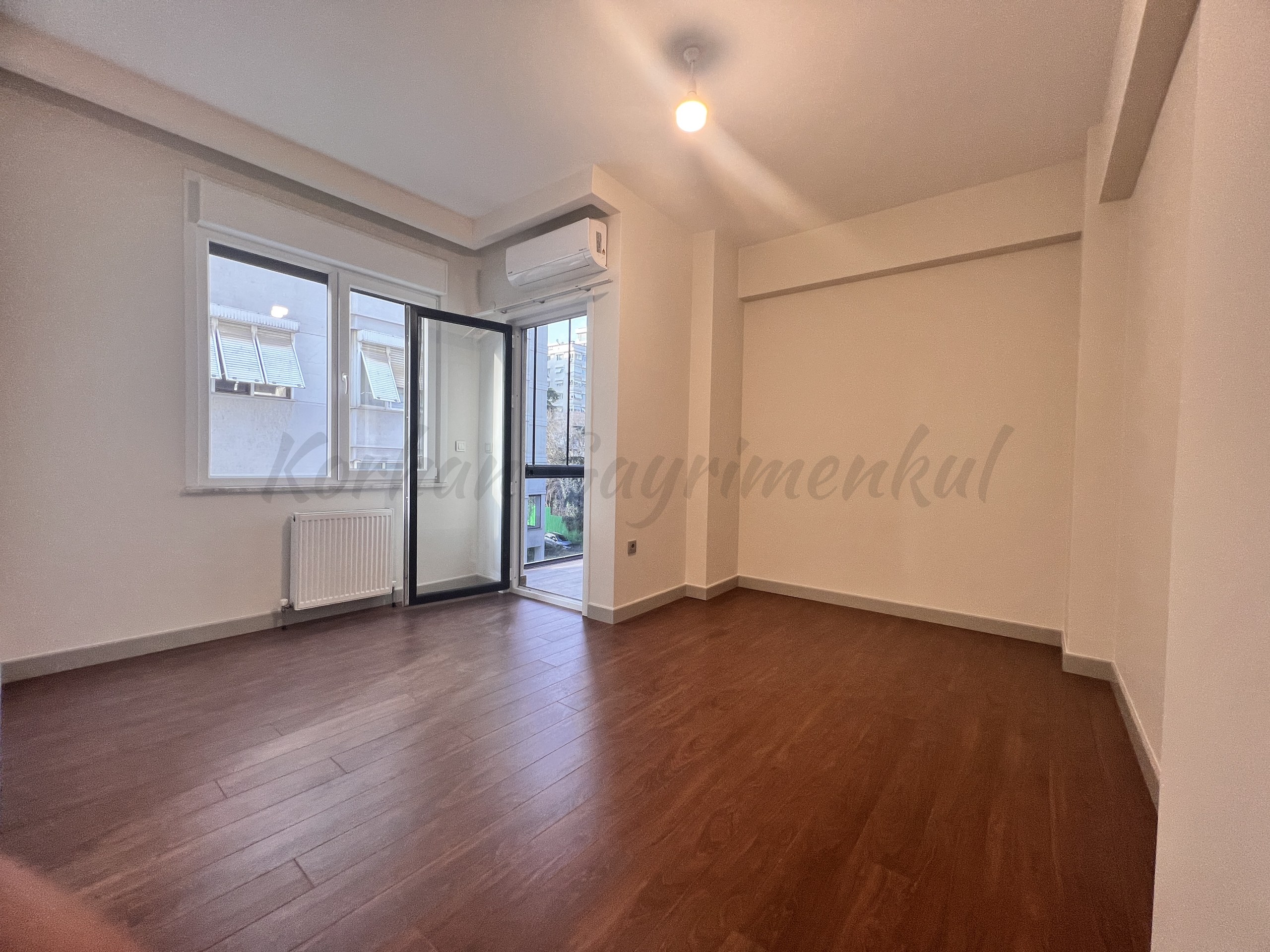 GÖZTEPE BAHARİYELİ SOKAKTA 120m2 NET 3+1 MİMARİ DEKORLU ÇİFT BALKONLU 5 YILLIK